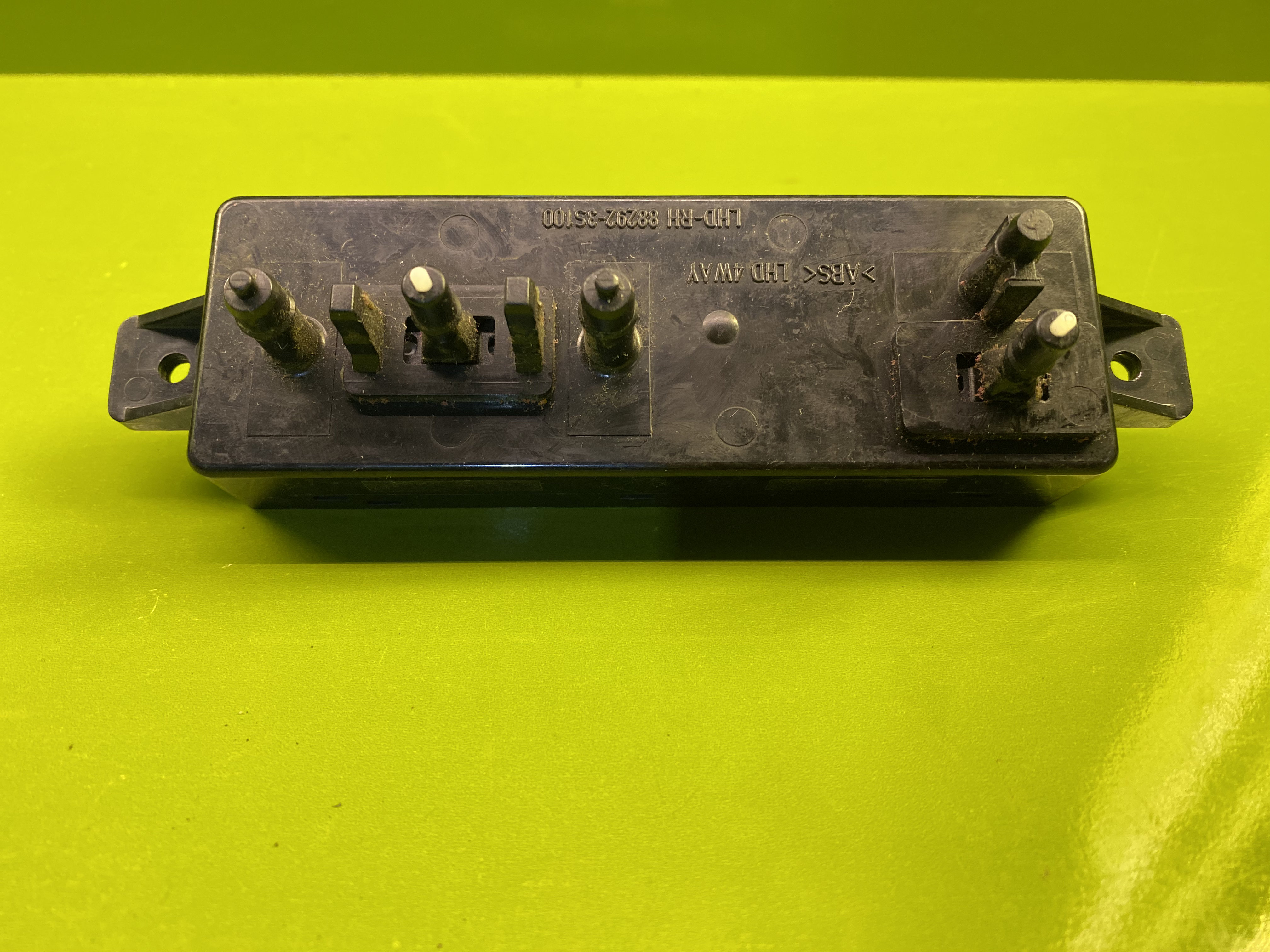 سوییچ صندلی برقی سرنشین جلو سوناتا اپتیما(راست)