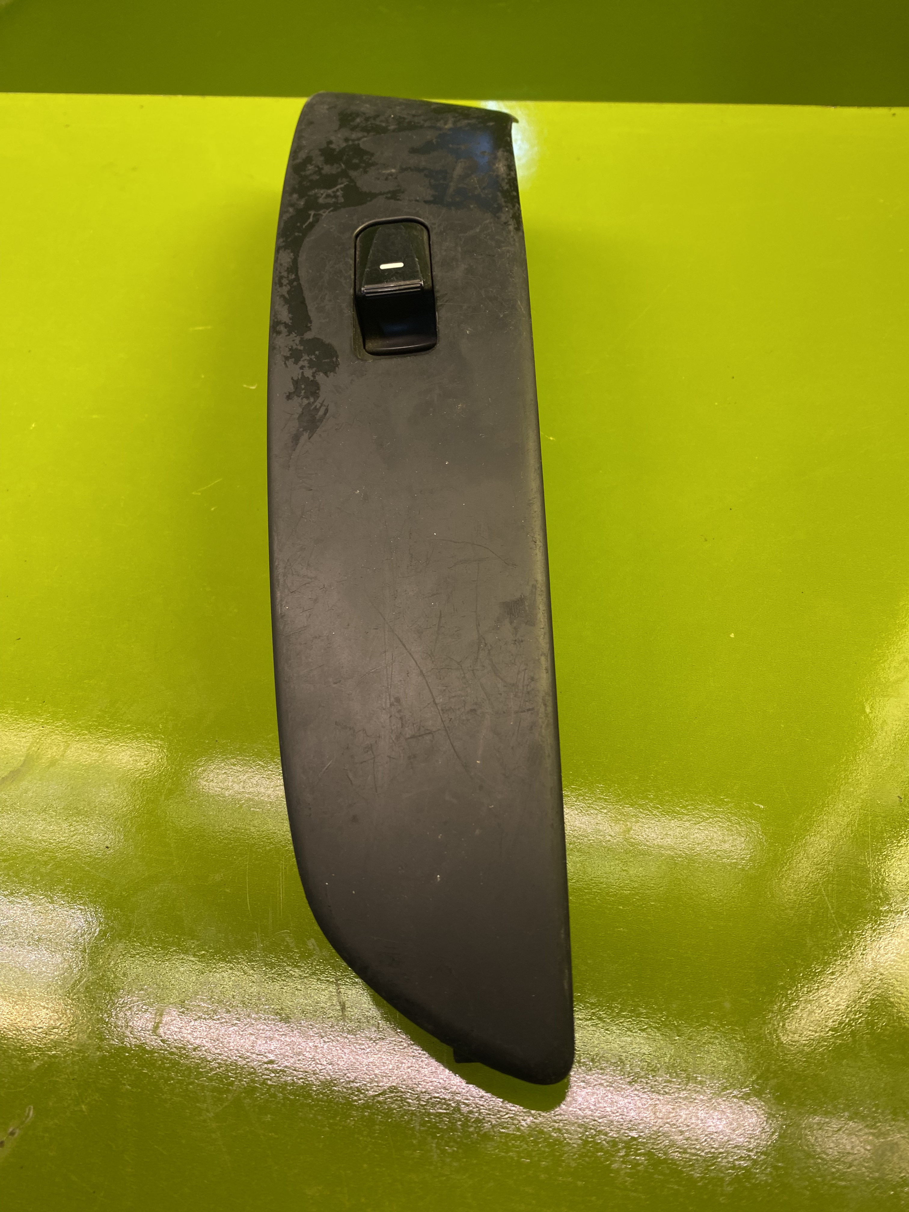 کلید شیشه بالابر درب جلو راست با قاب