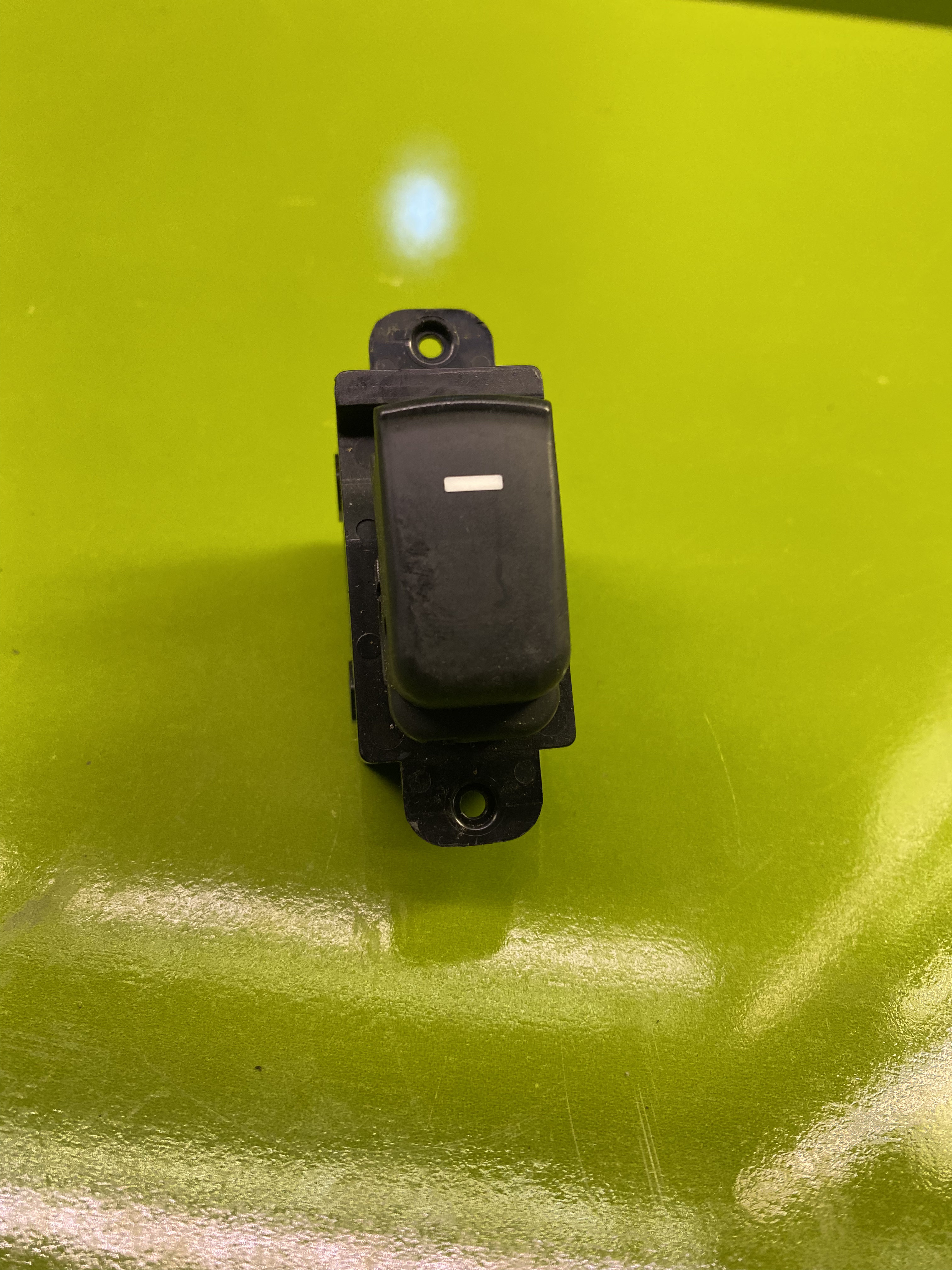 سوییچ دکمه پنجره درب سمت راست هیوندای سوناتا