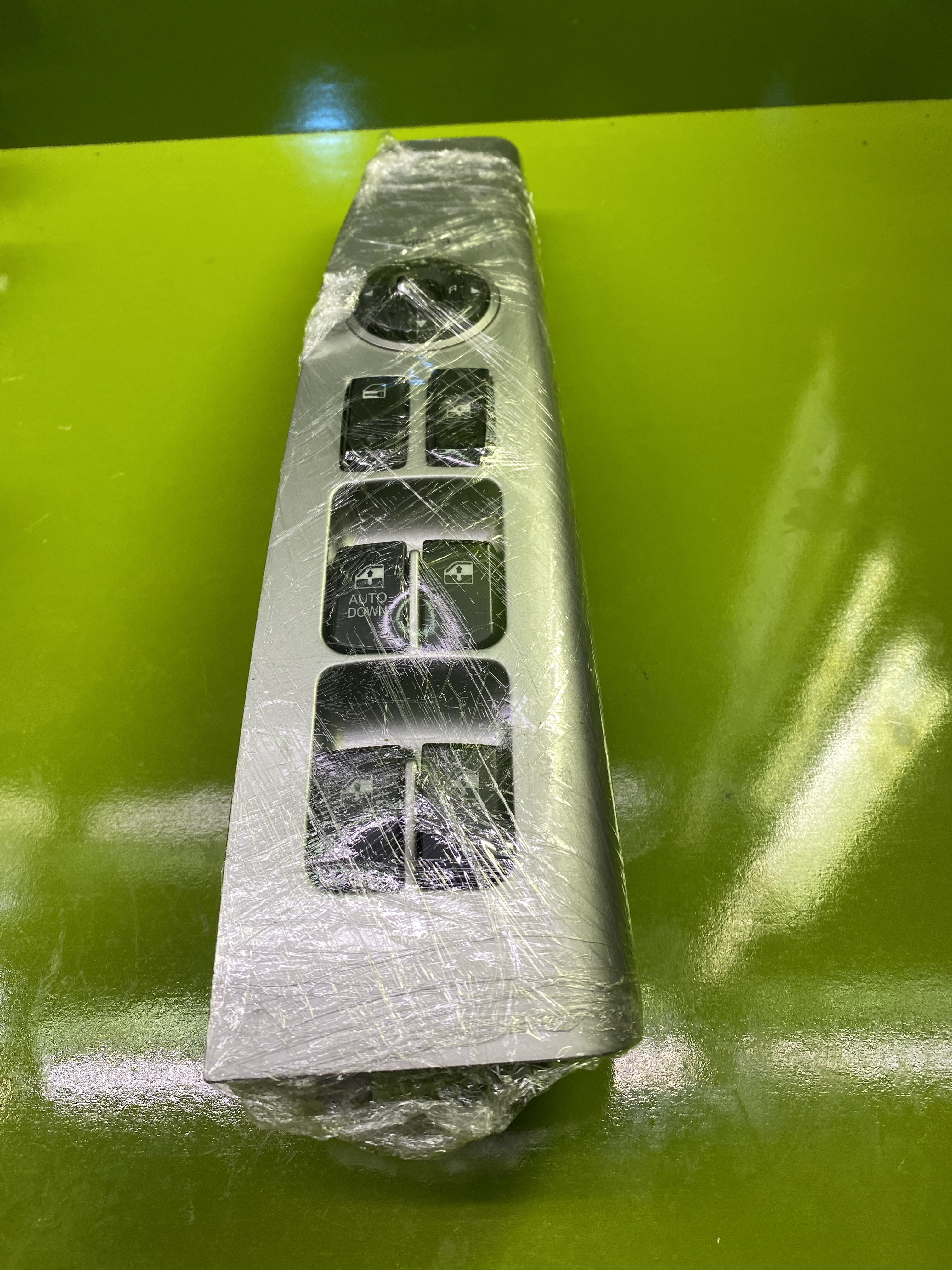 کلید کنترل شیشه برقی هیوندای سانتافه