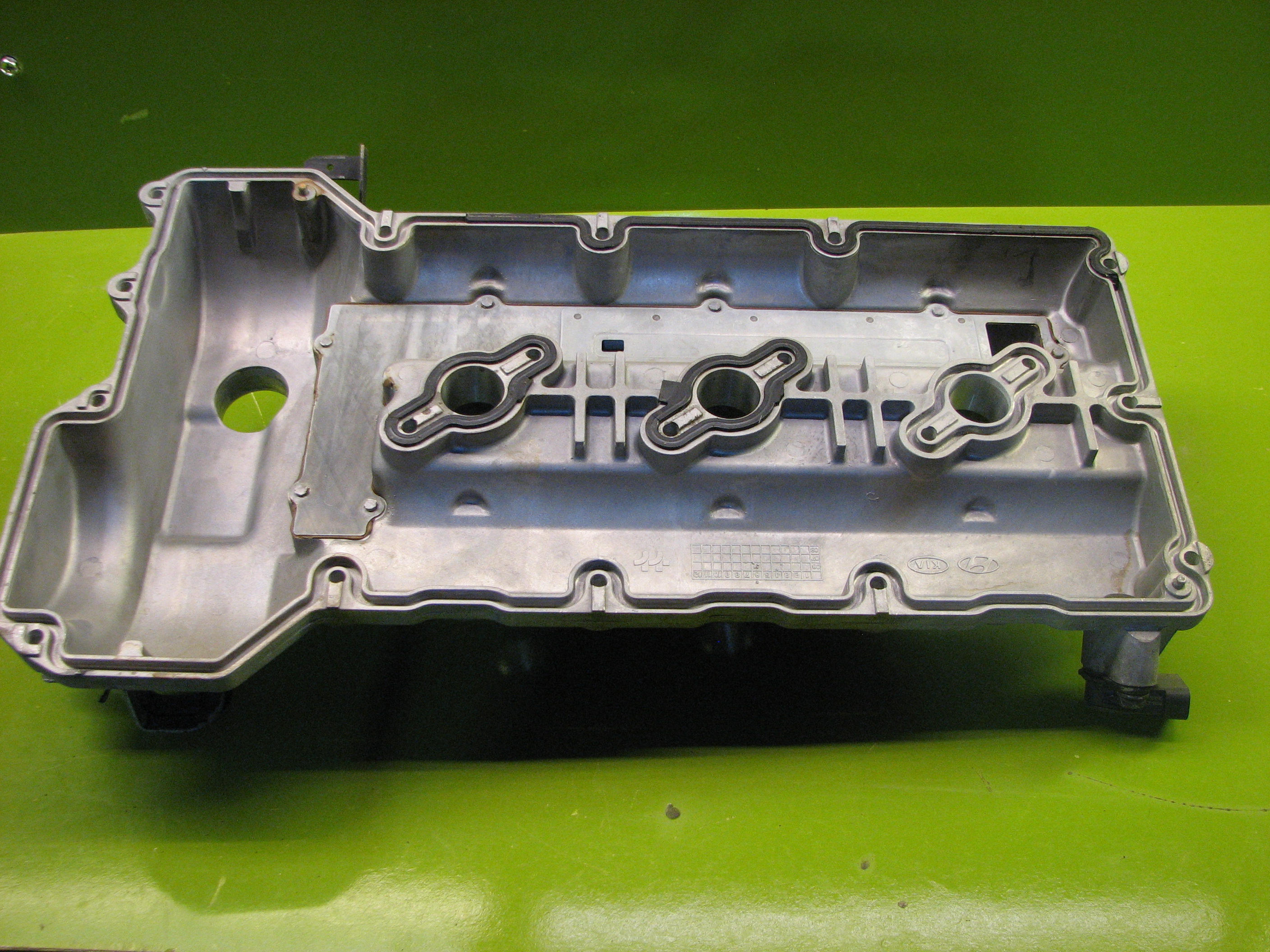 درب سوپاپ هیوندای و کیا 6سیلندر(راستA) 2007-2009