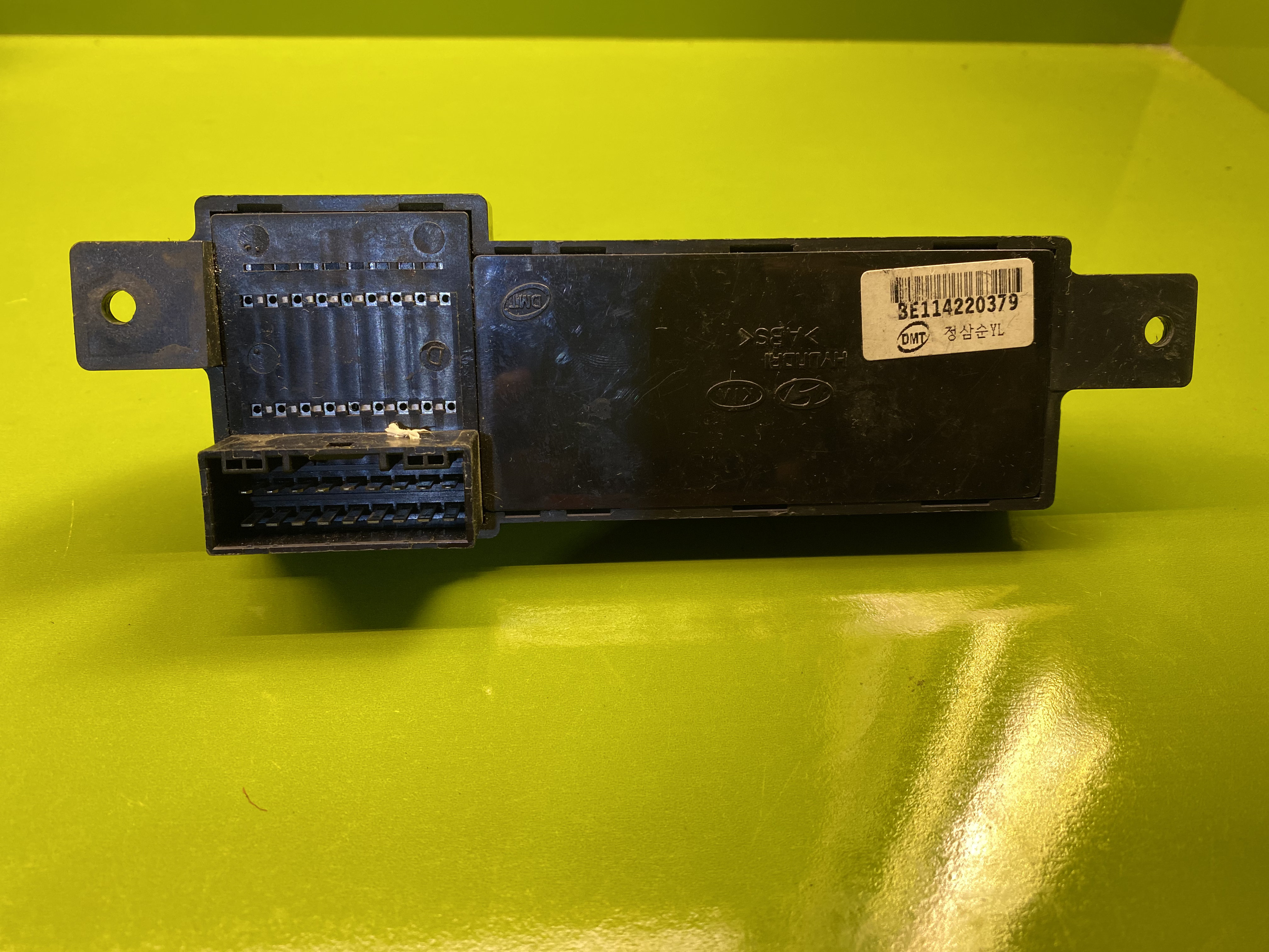 سوییچ صندلی برقی چپ جنسیس