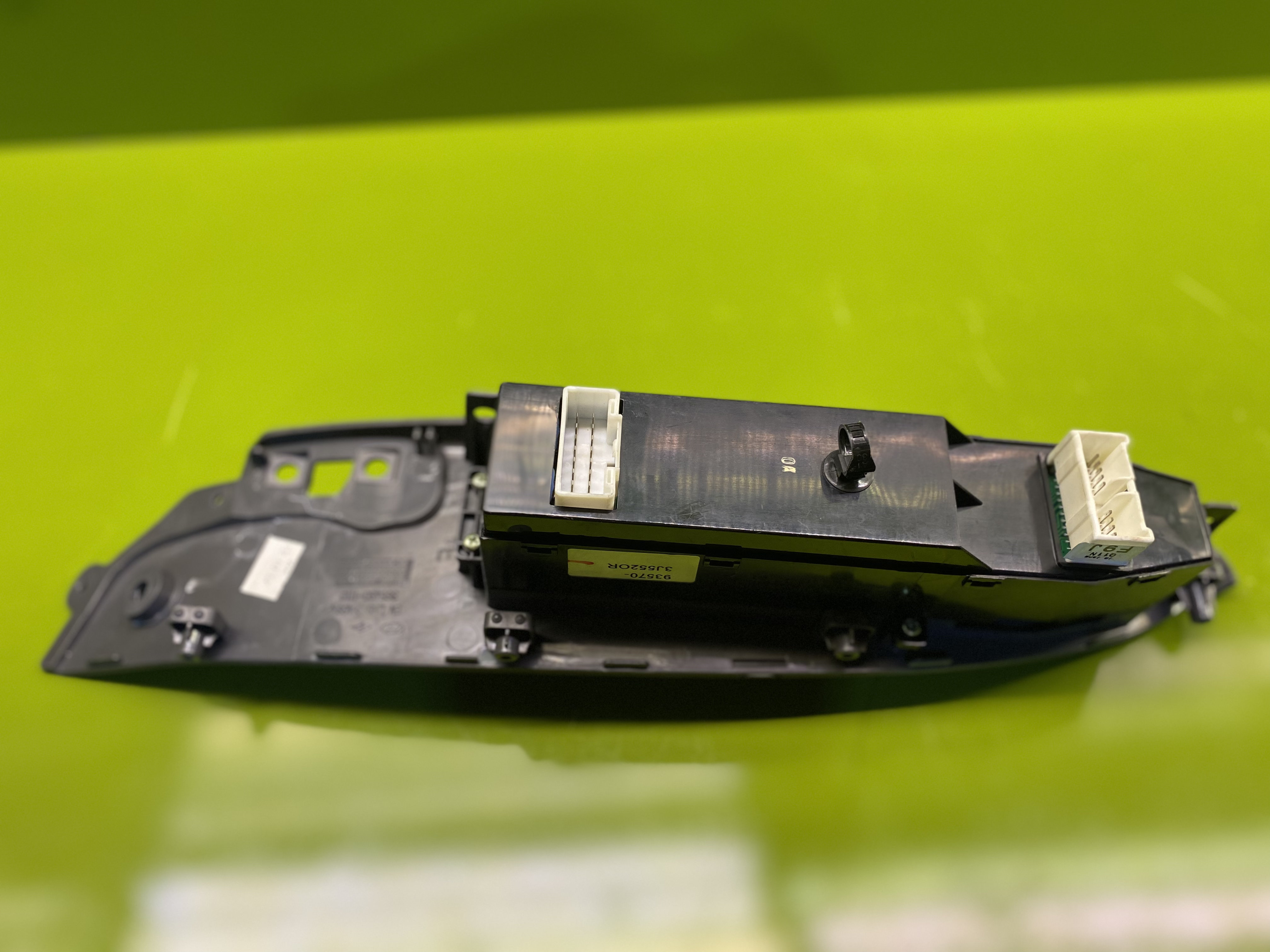 کلید پنجره برقی با قاب کامل 