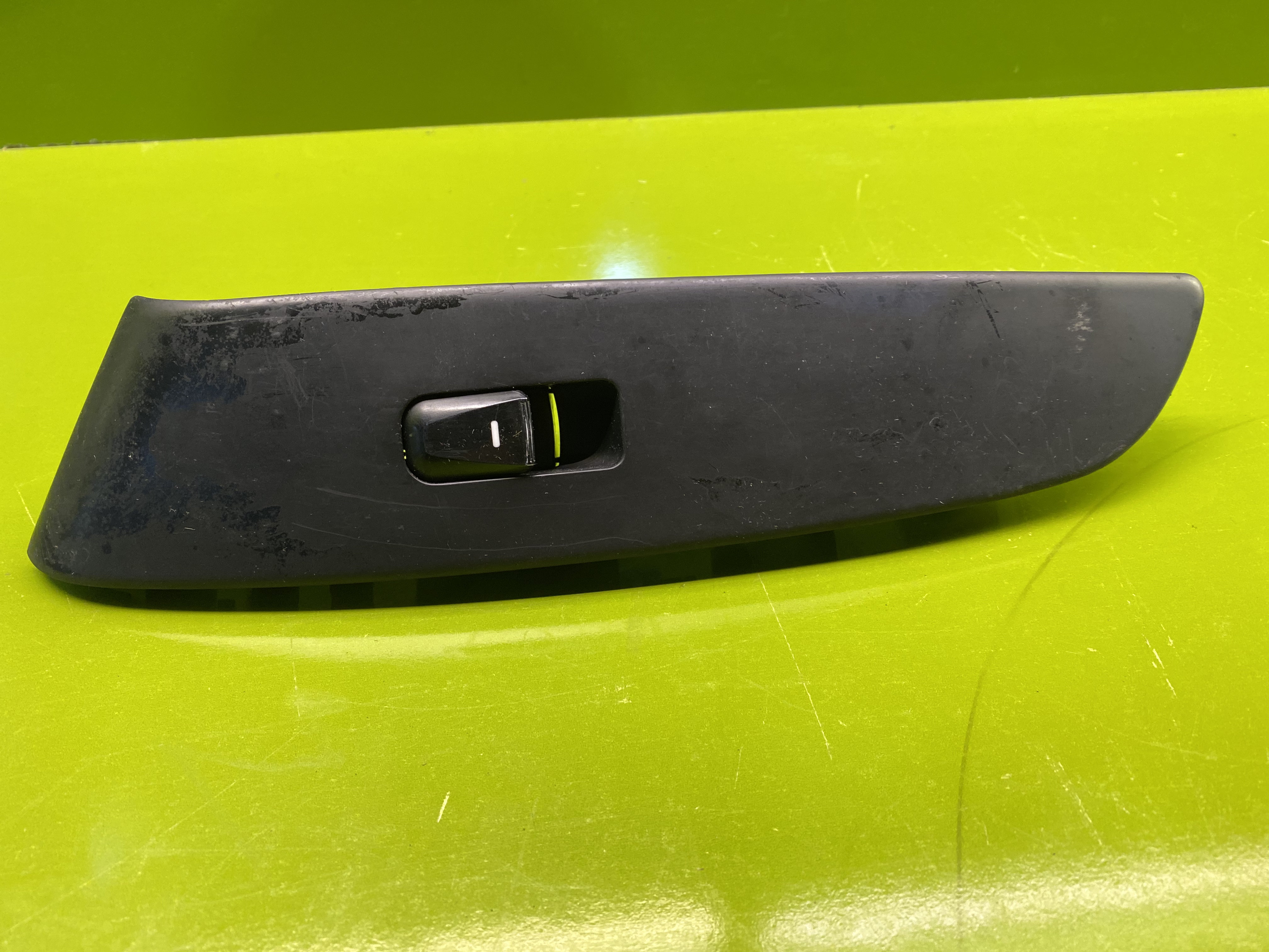 کلید شیشه بالابر درب جلو راست