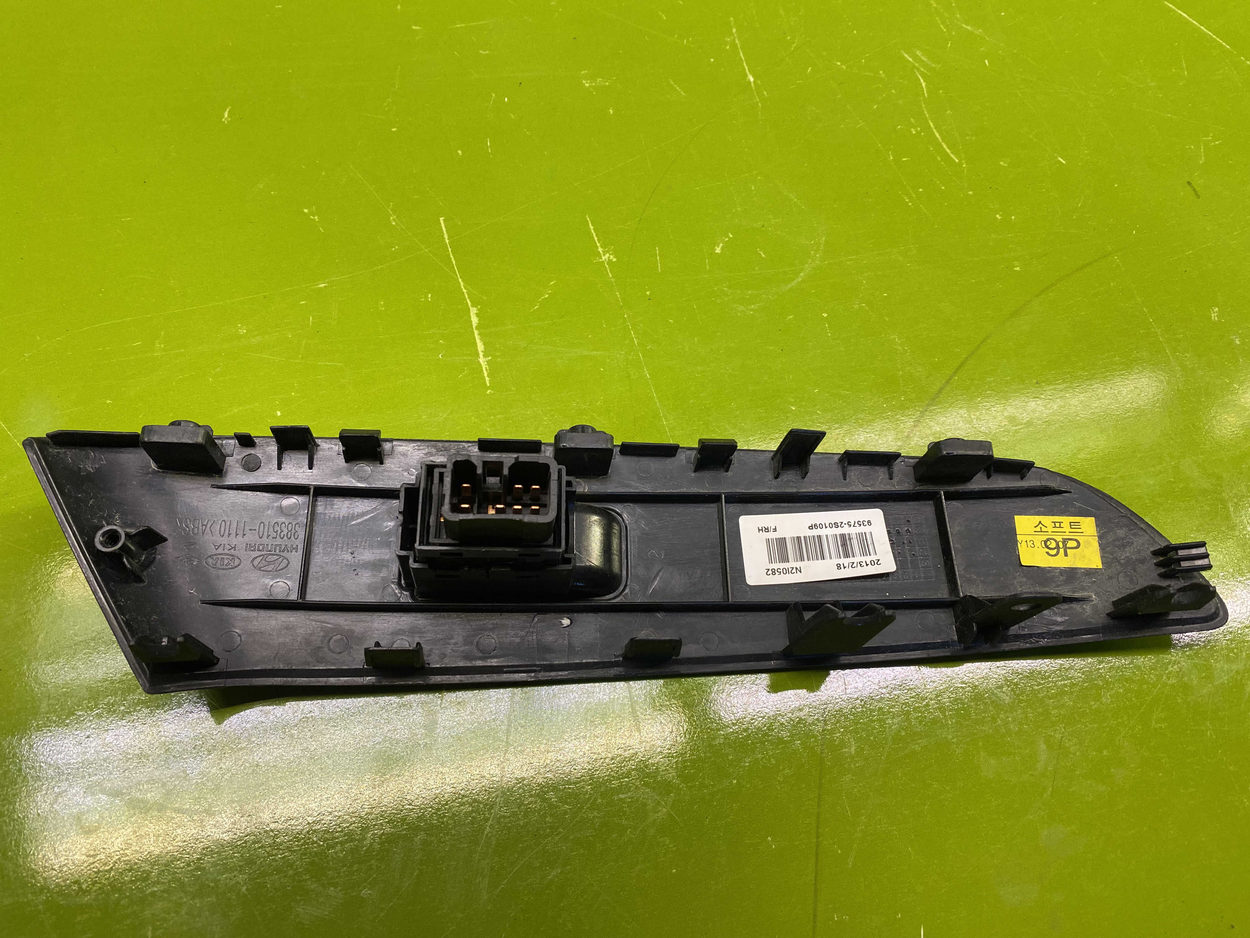 کلید شیشه بالابر درب جلو راست