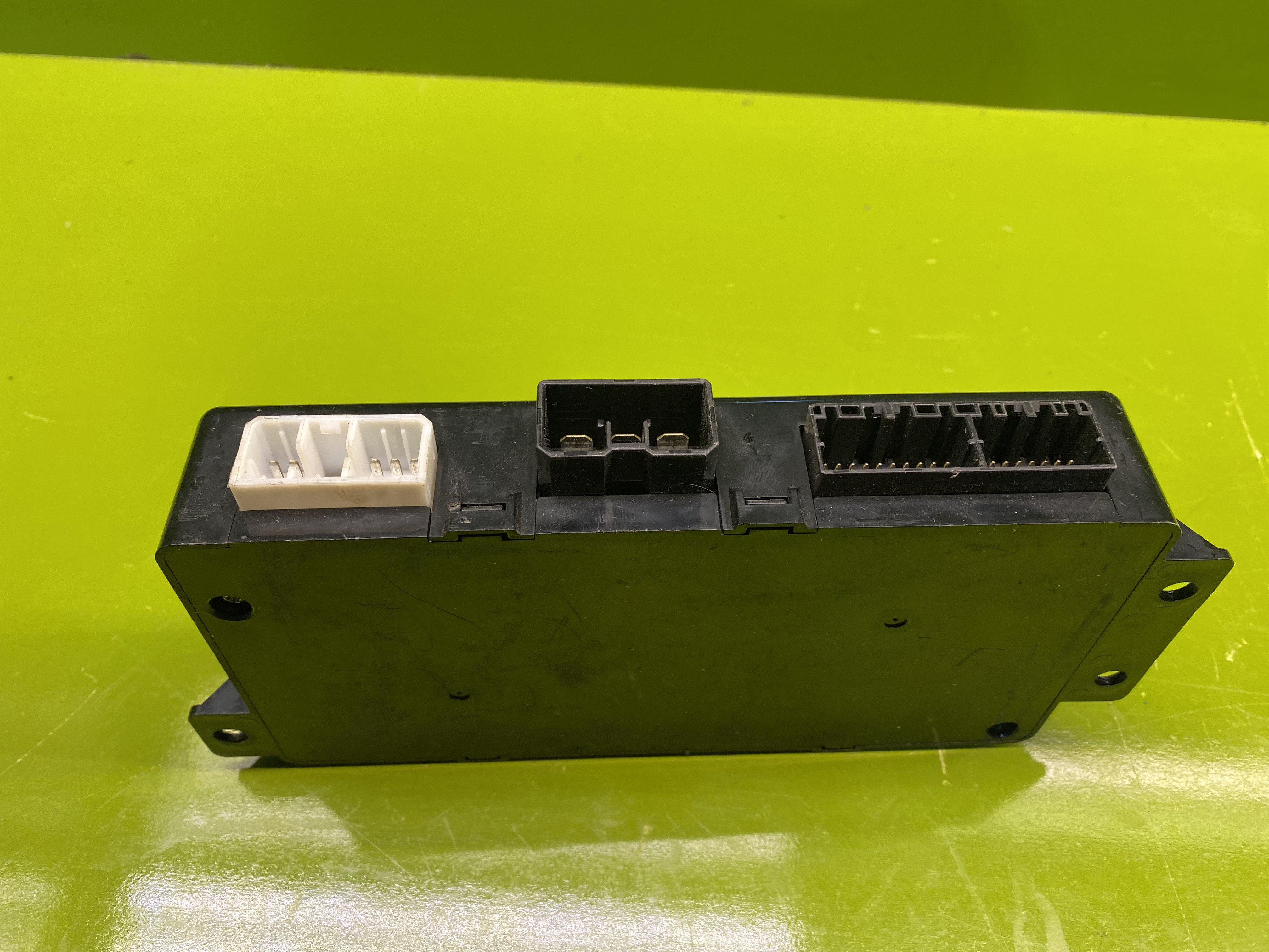 یونیت  مموری صندلی جنسیس