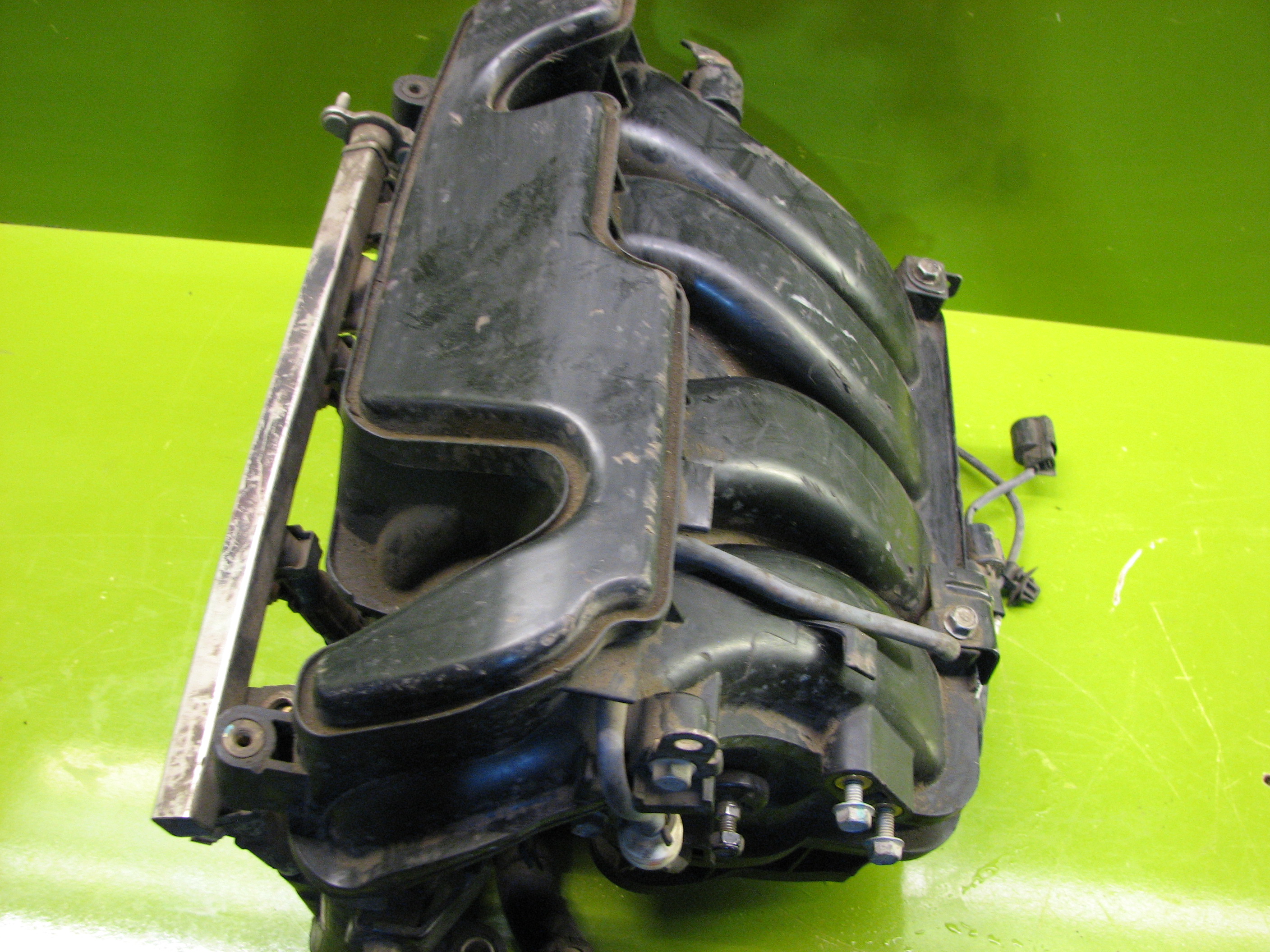 منیفولد سراتو 2000