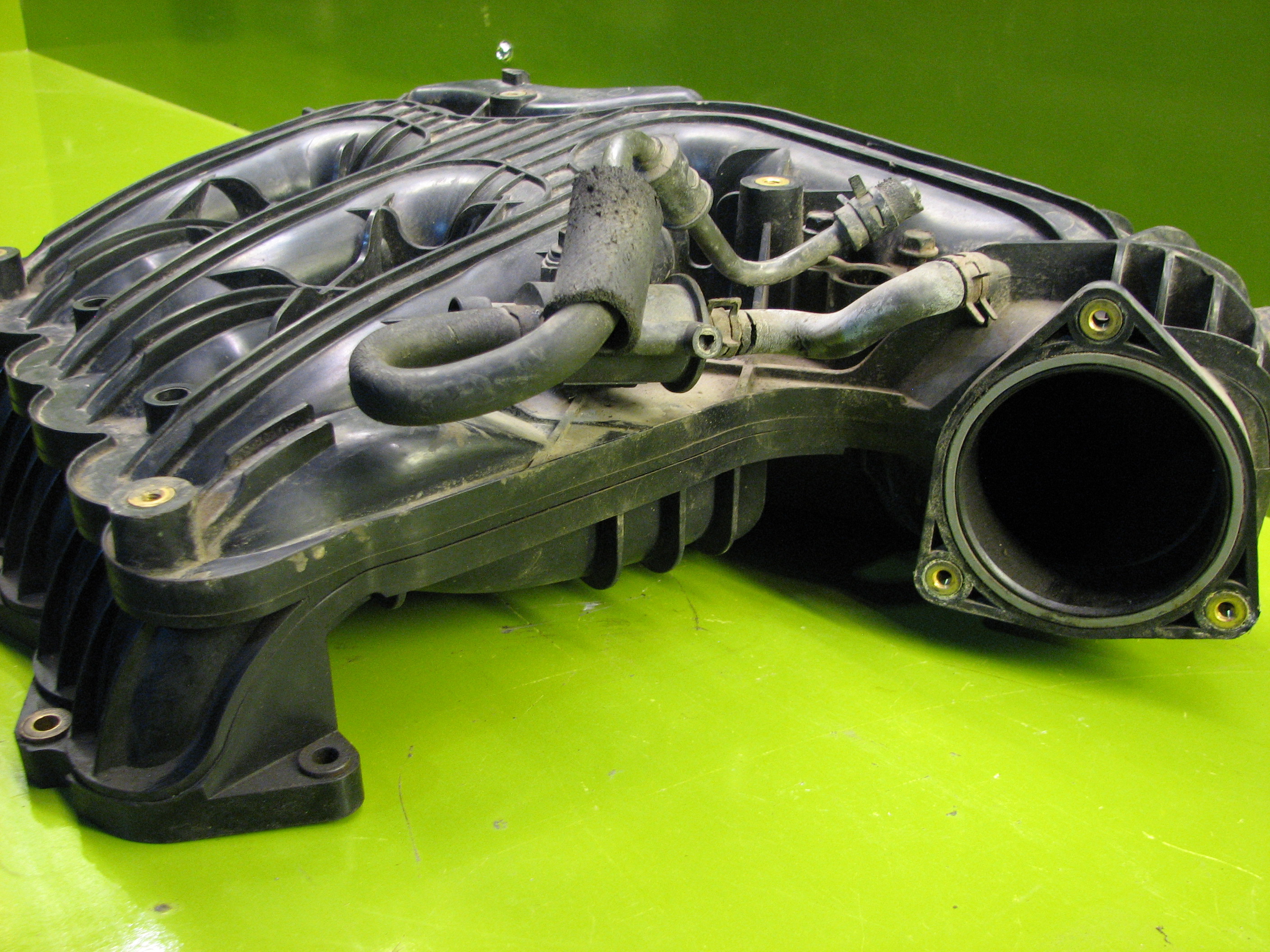 منیفولد آزرا