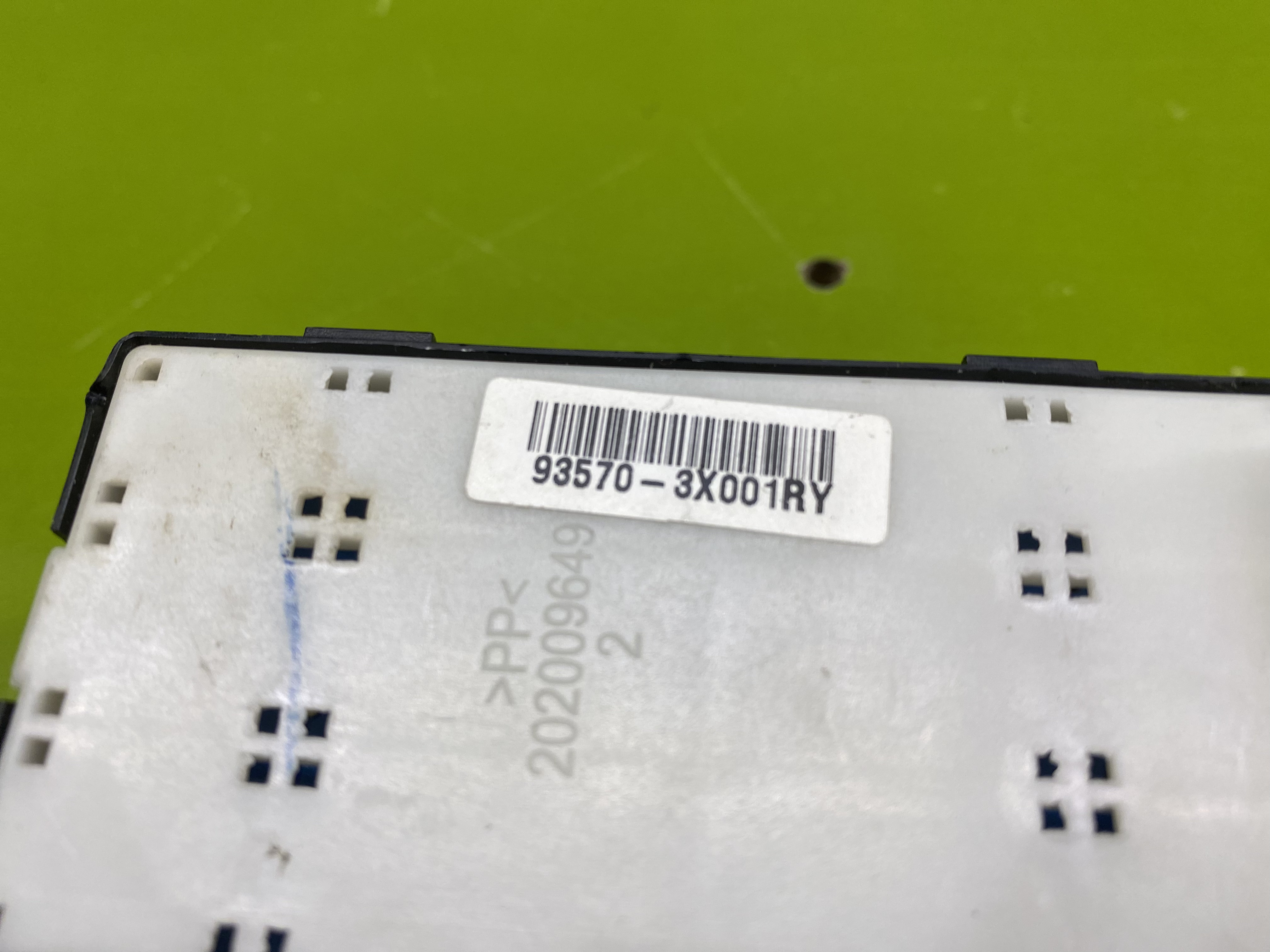 کلید شیشه بالابر جلو النترا