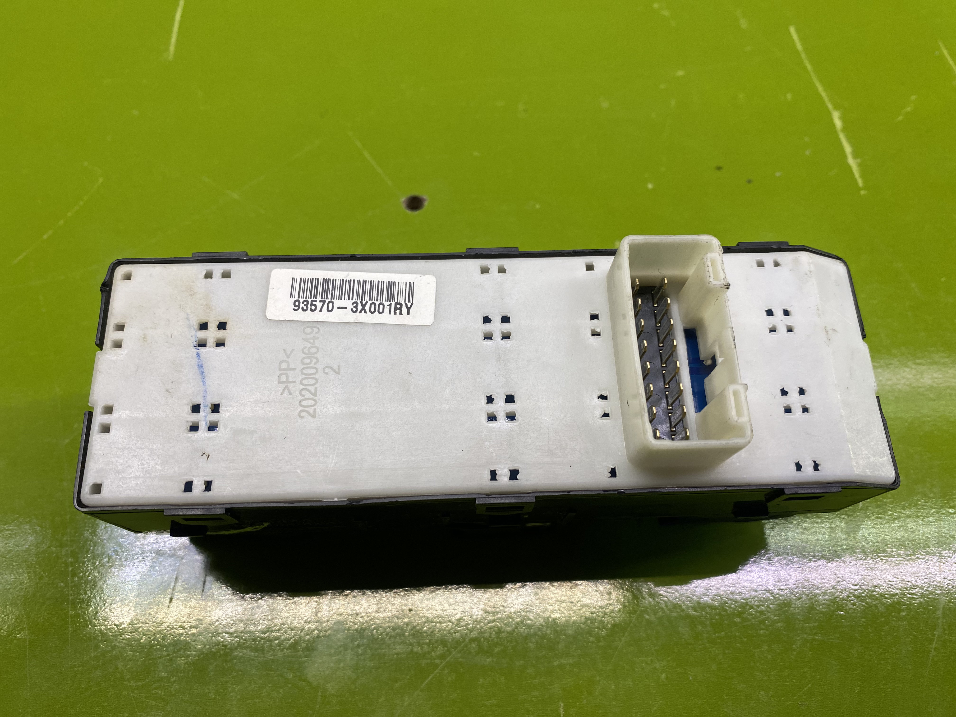 کلید شیشه بالابر جلو النترا