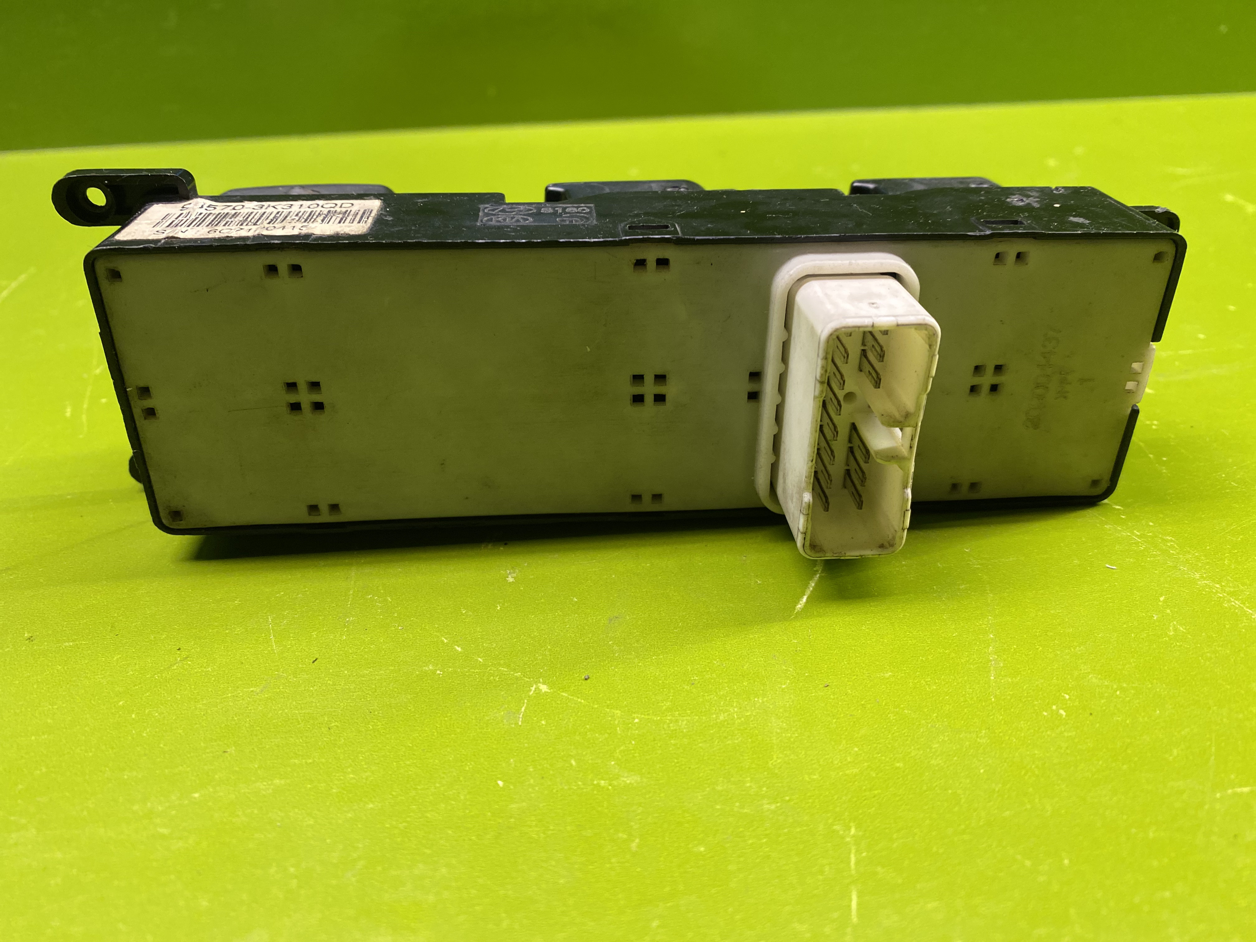 کلید شیشه بالابر و تنظیم اینه جلو چپ سوناتا