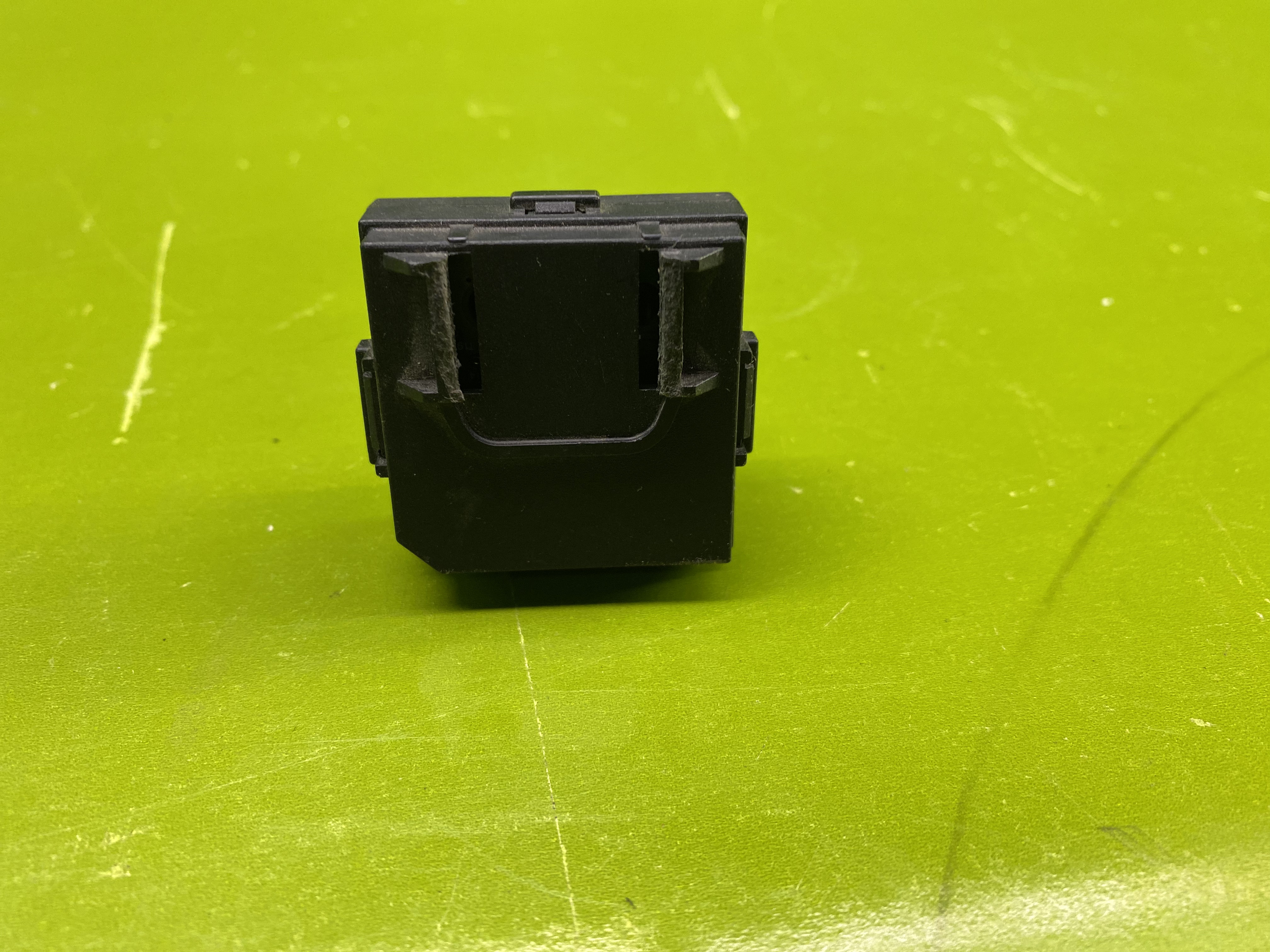 سنسور کنترل ایموبلایزر هیوندایi30