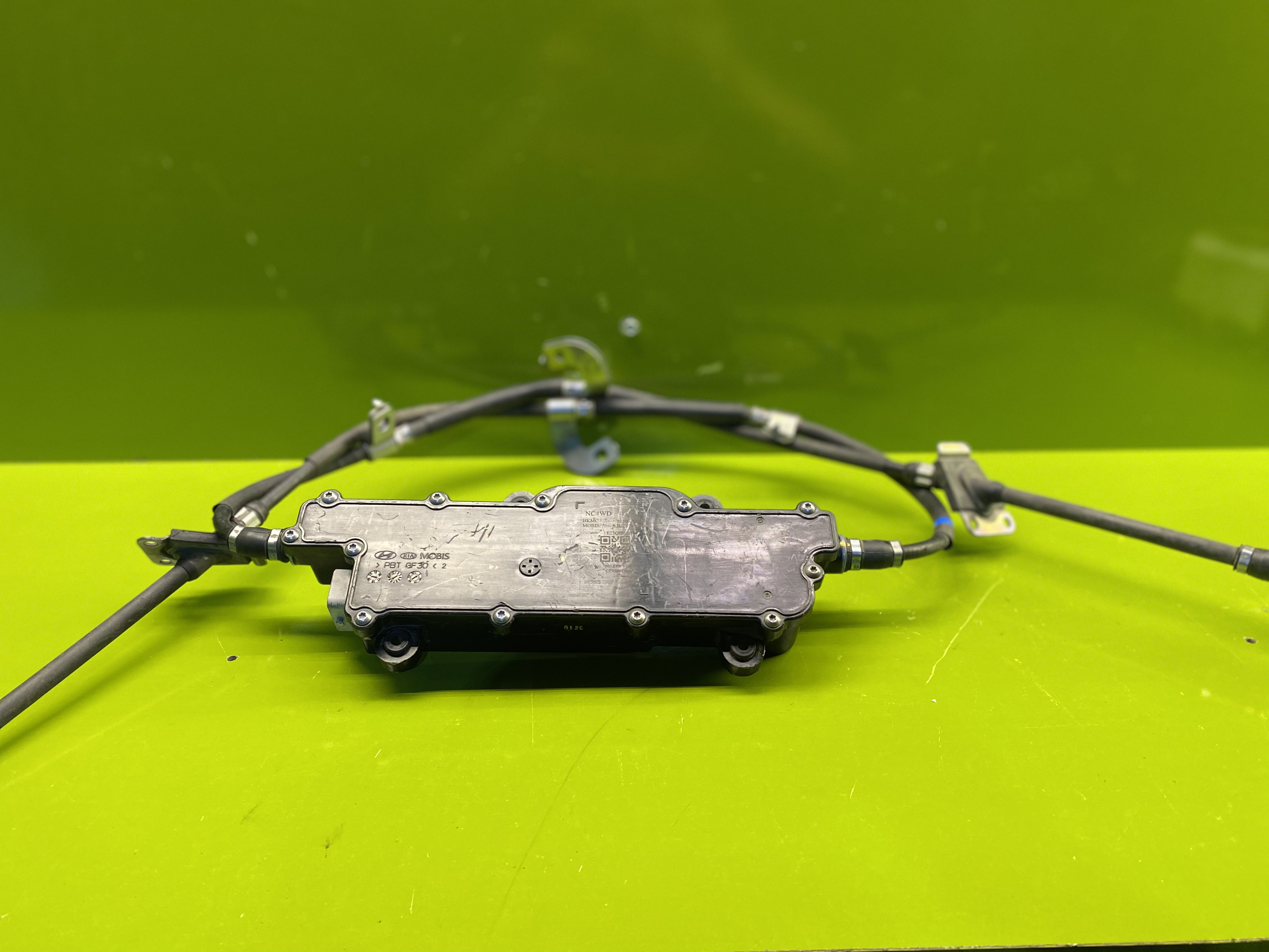 ترمز دستی الکترونیک