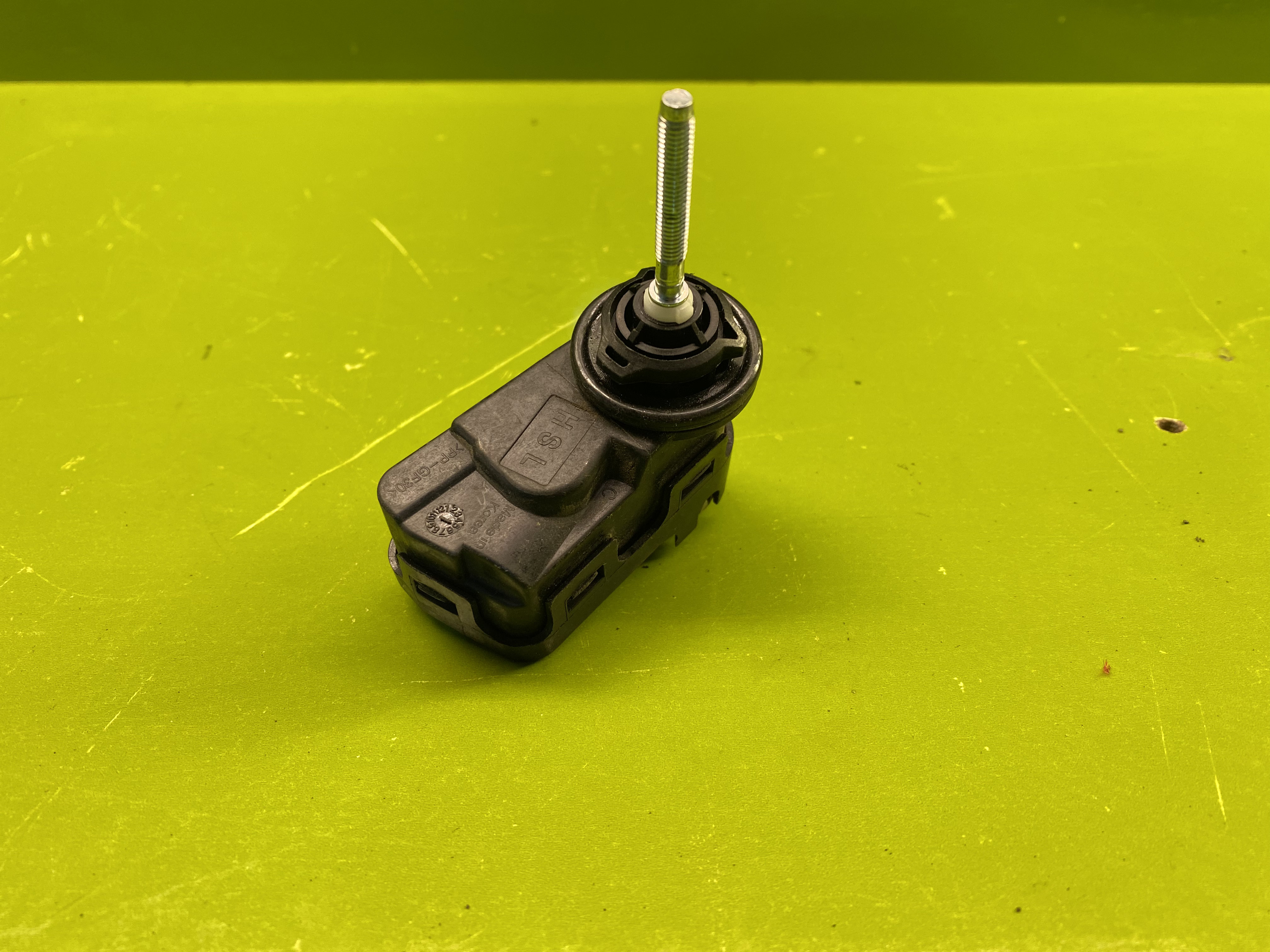 موتور تنظیم سطح چراغ جلو