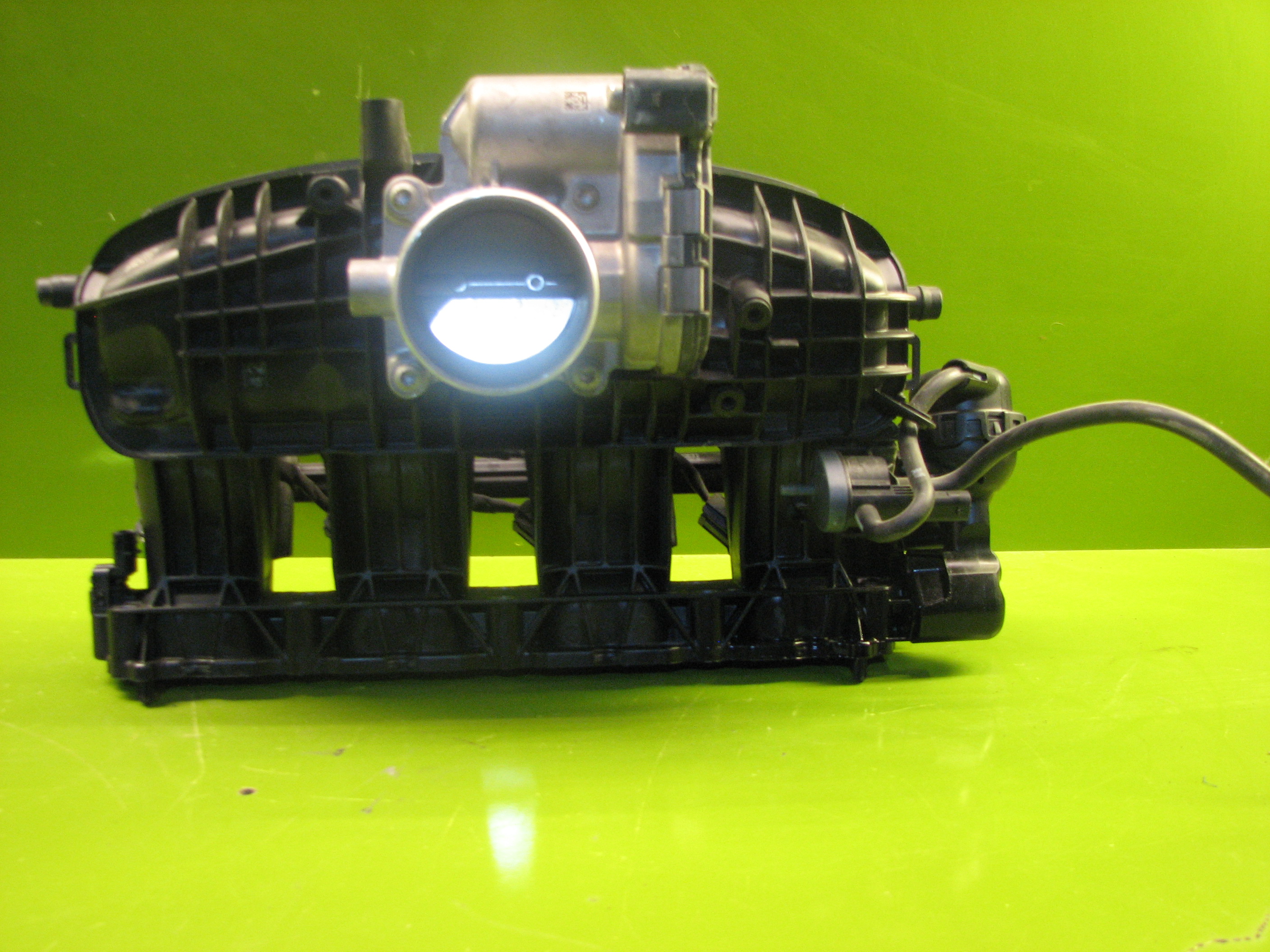 منیفولد آئودی(فولکس واگن)