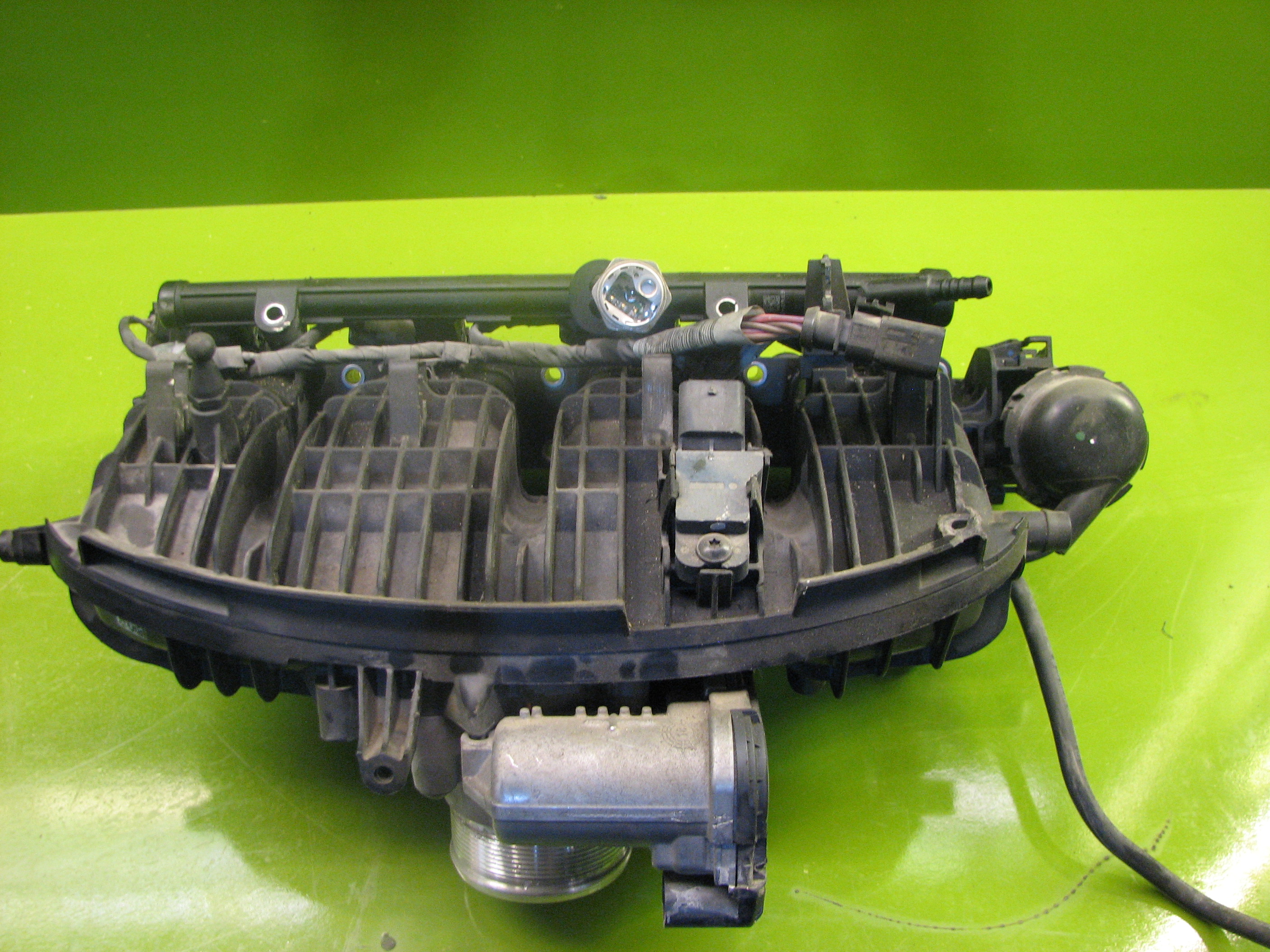 منیفولد آئودی(فولکس واگن)