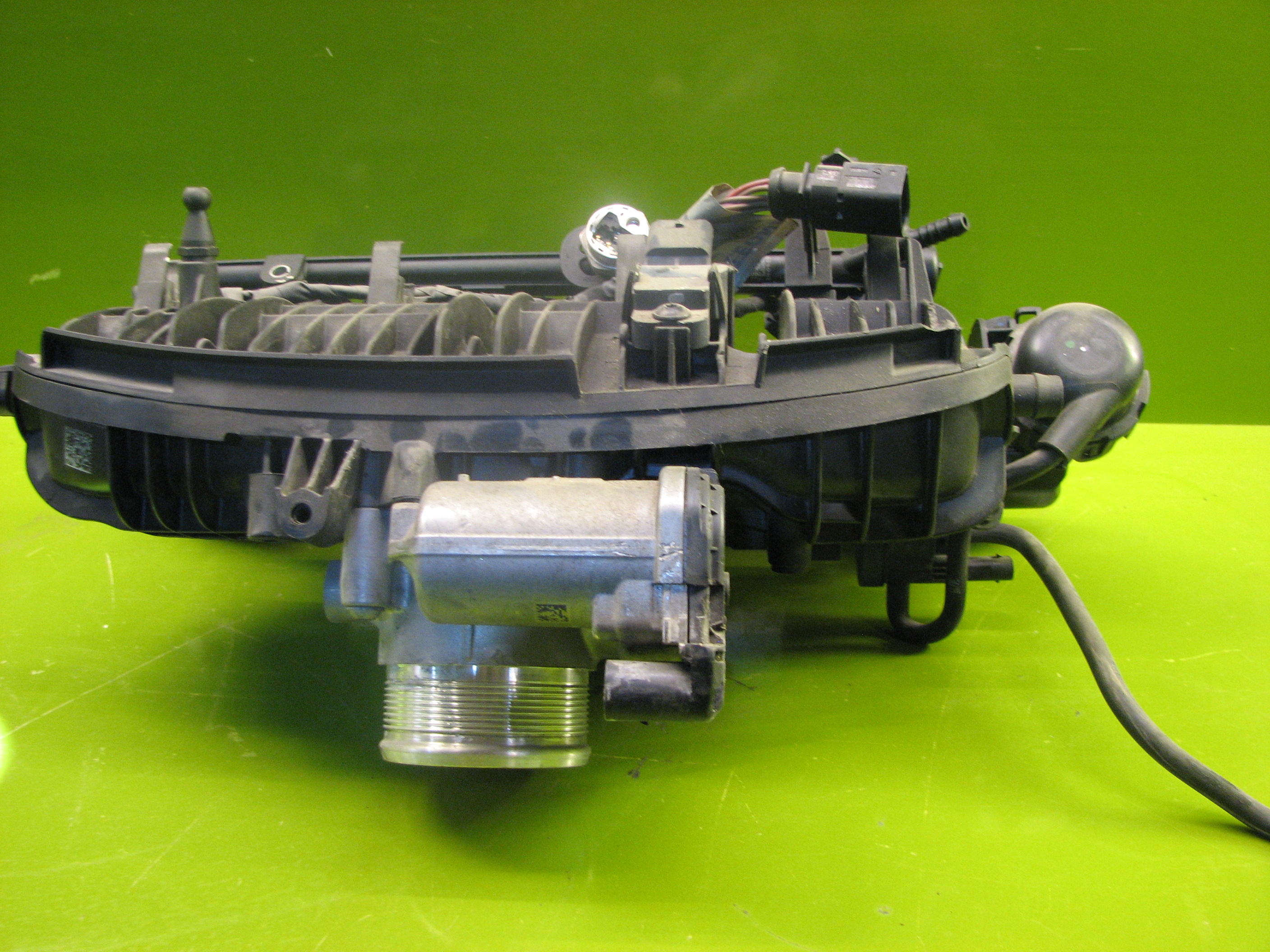 منیفولد آئودی(فولکس واگن)