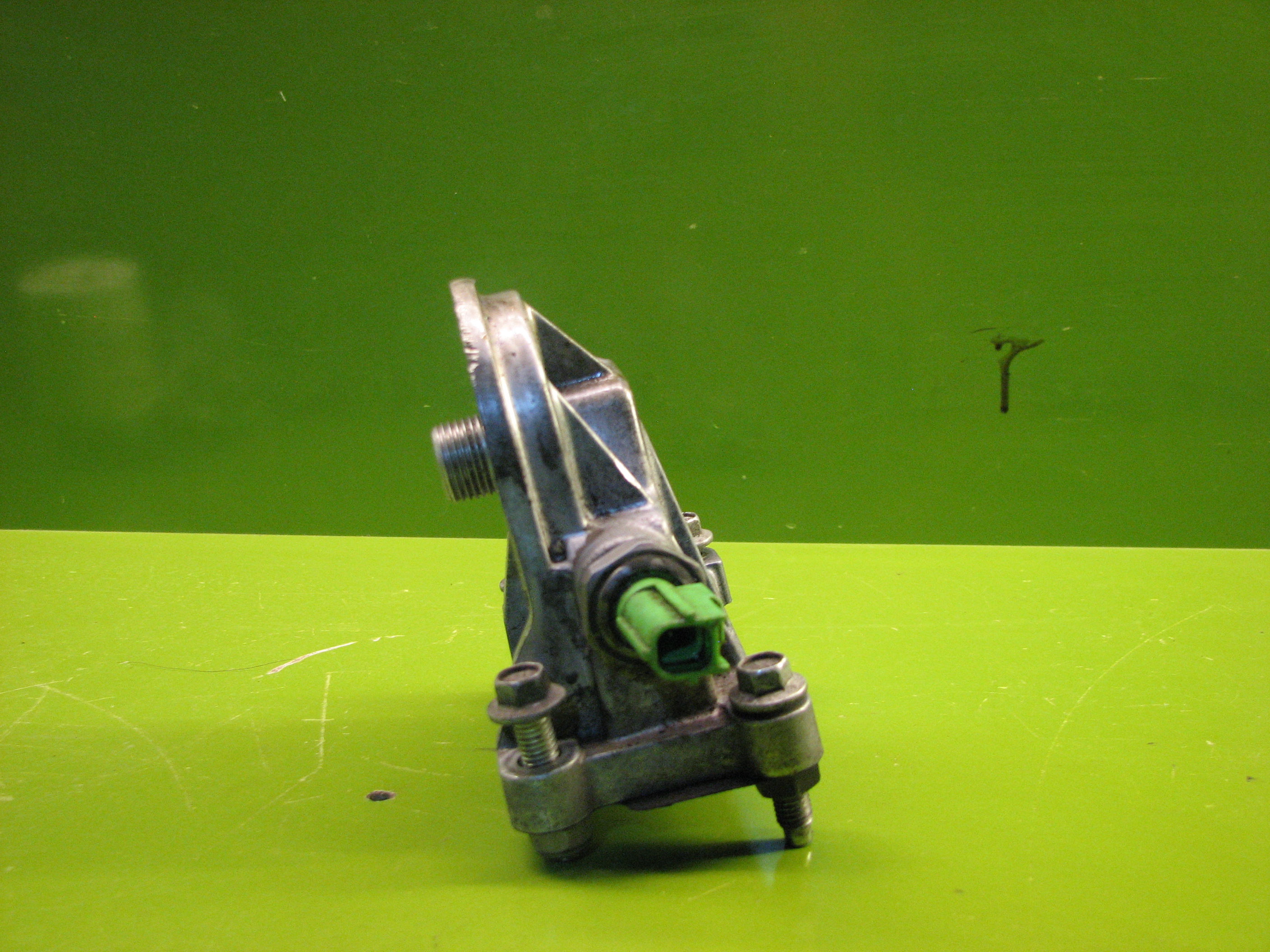 پایه فیلتر روغن مزدا 3