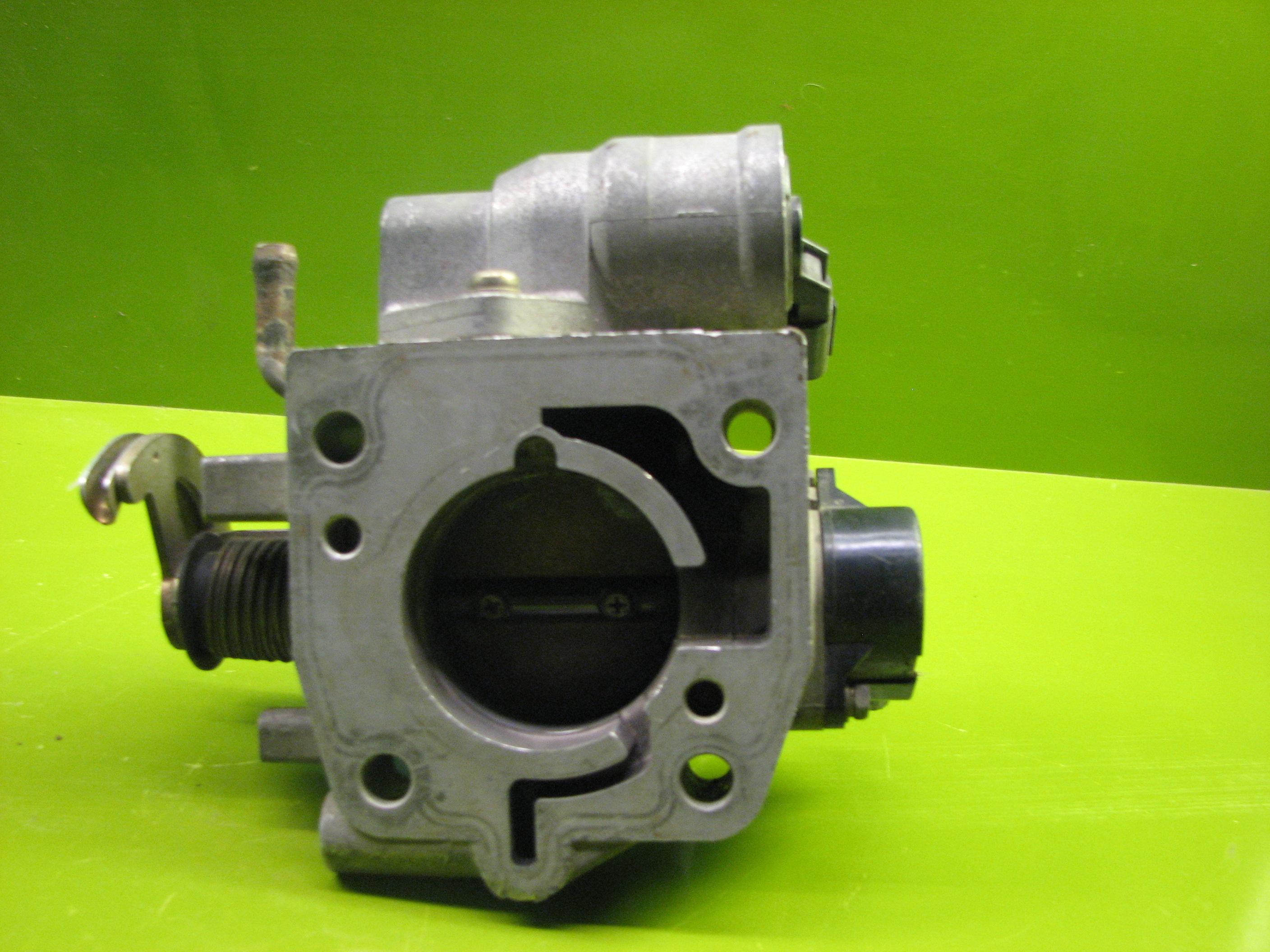 دریچه گاز مزدا323