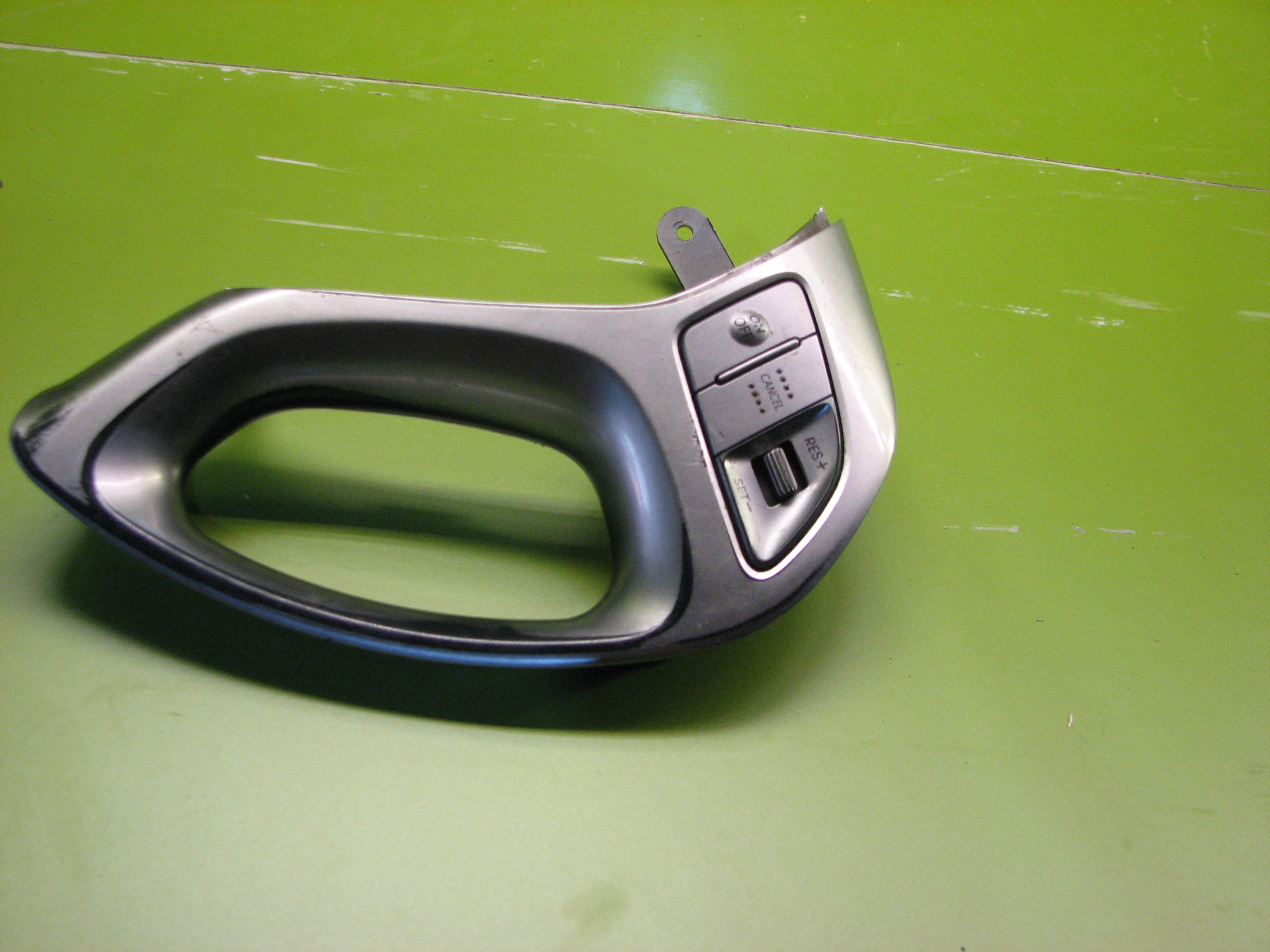 سوییچ کنترل از راه دور فرمان توسان سمت راست