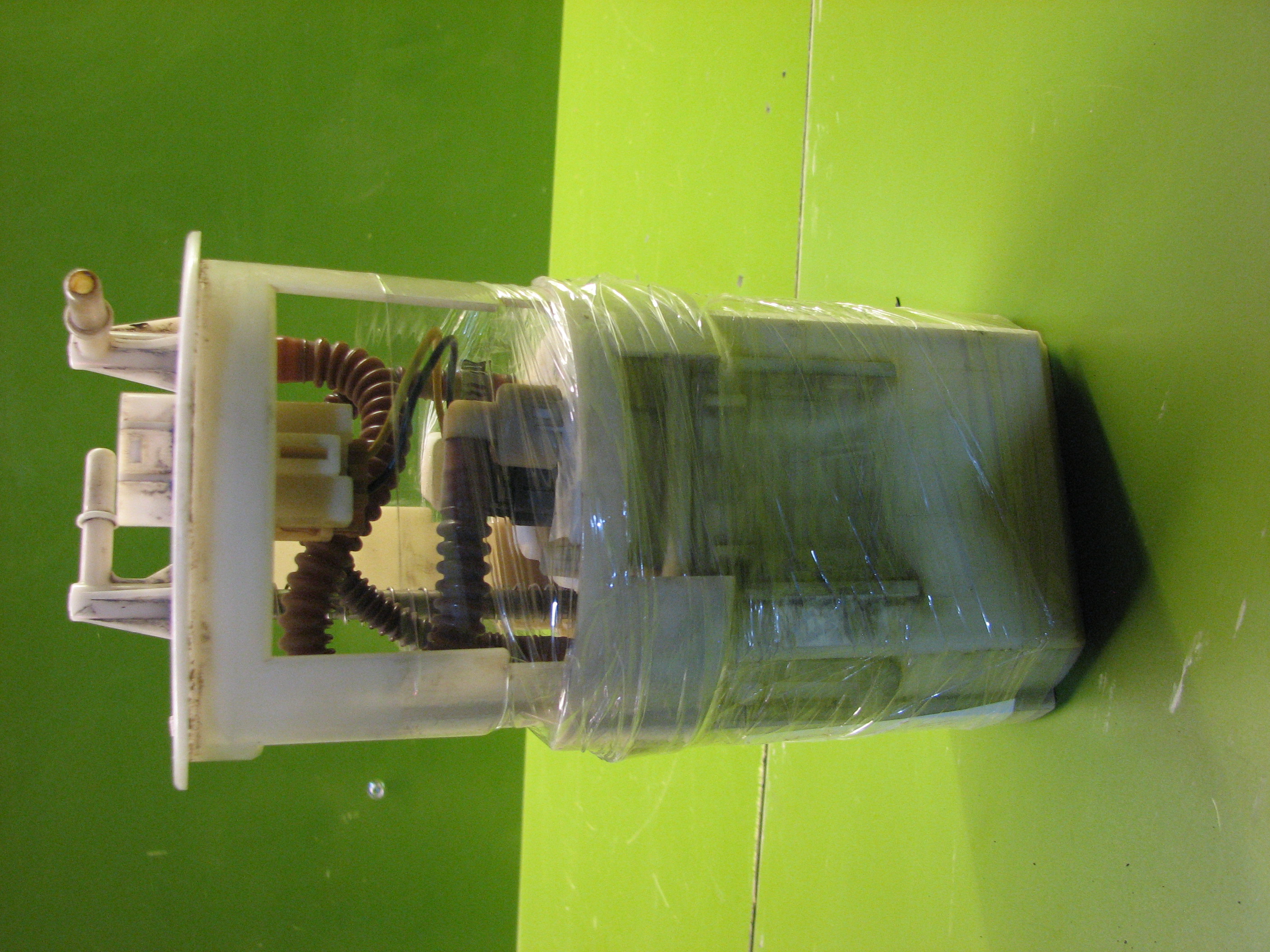 پمپ بنزین سانتافه 2/7 