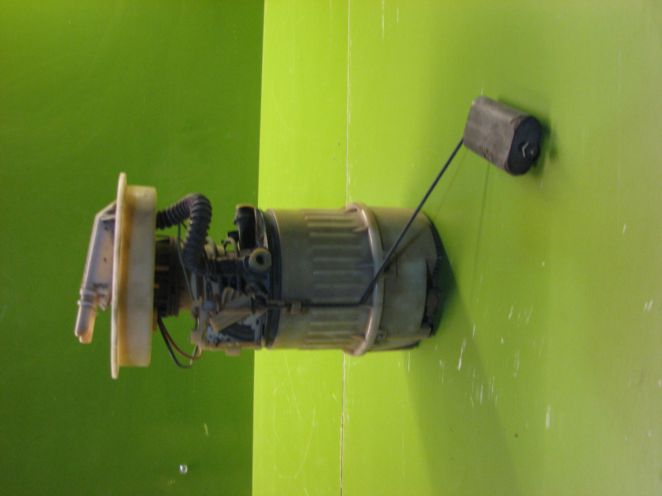 پمپ بنزین مزدا 3 