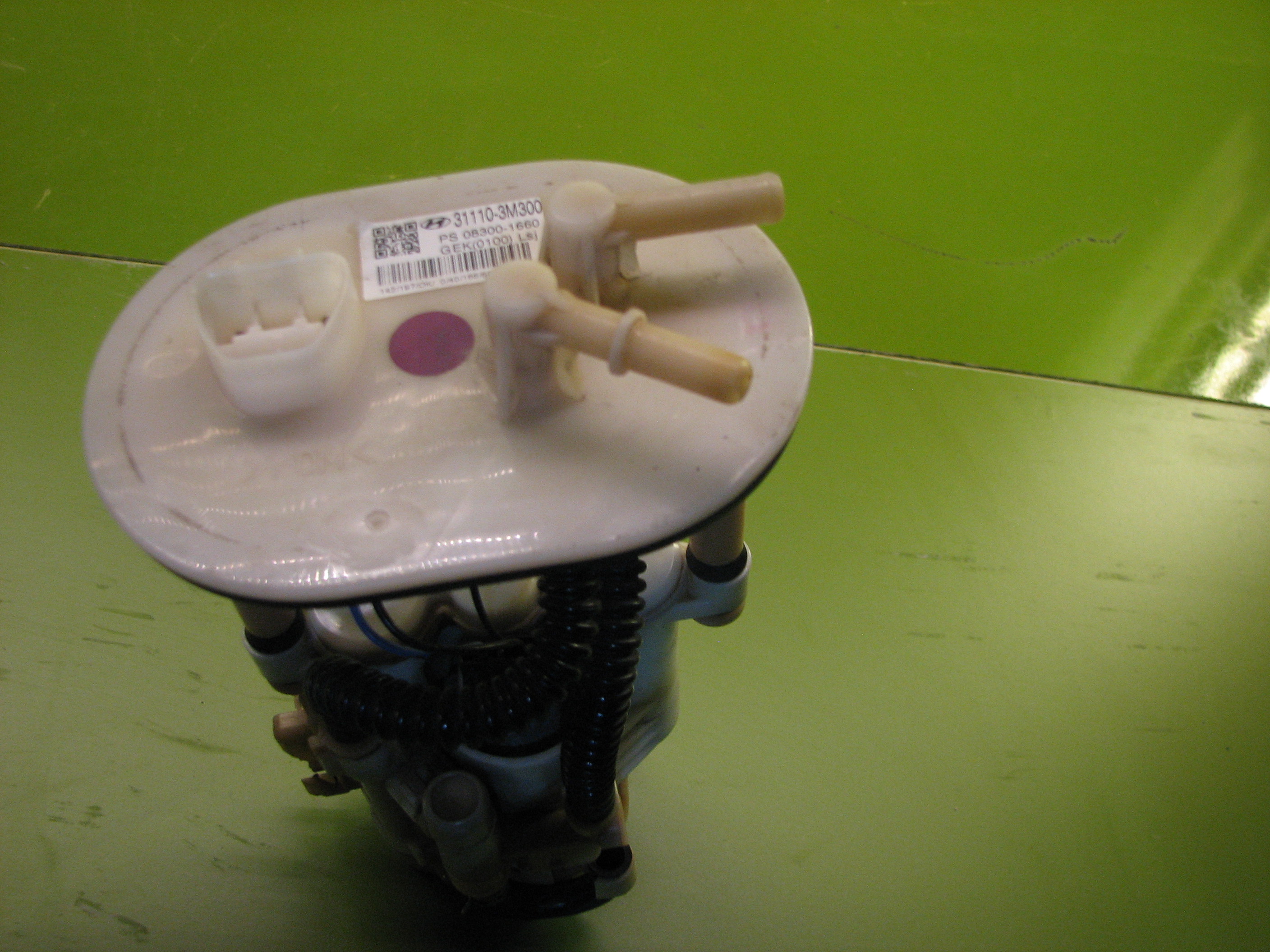 پمپ بنزین جنسیس سدان