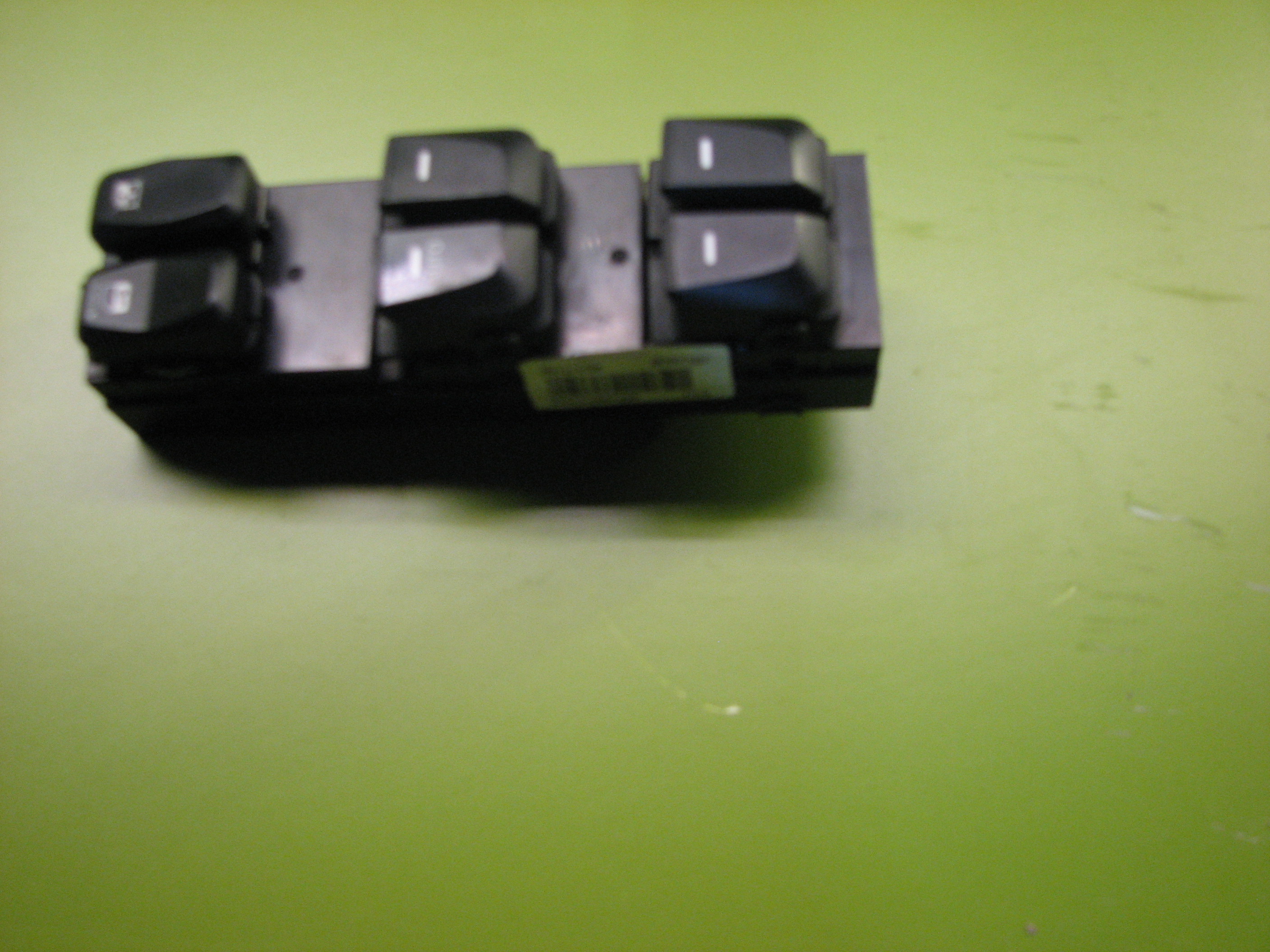 کلید شیشه بالابر چپ هیوندای توسان 