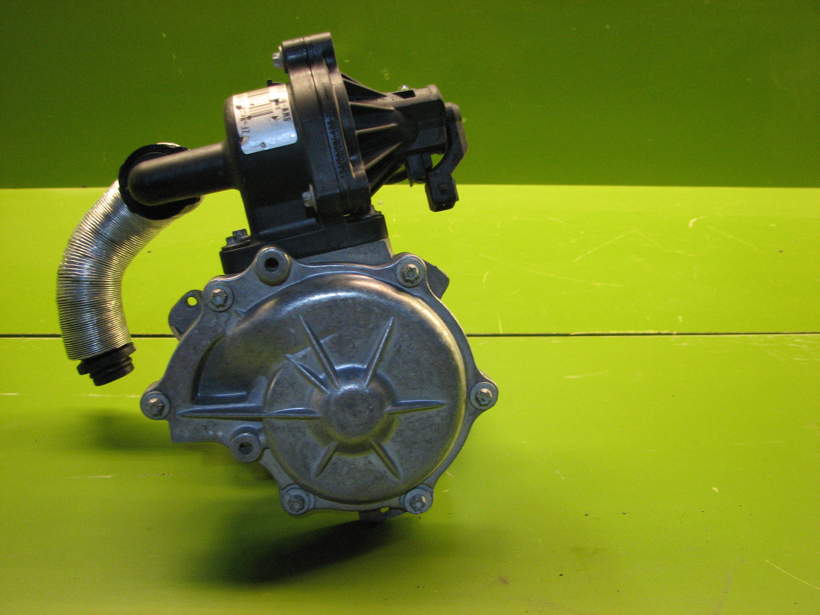 پمپ فرمان هیدرولیک BMW