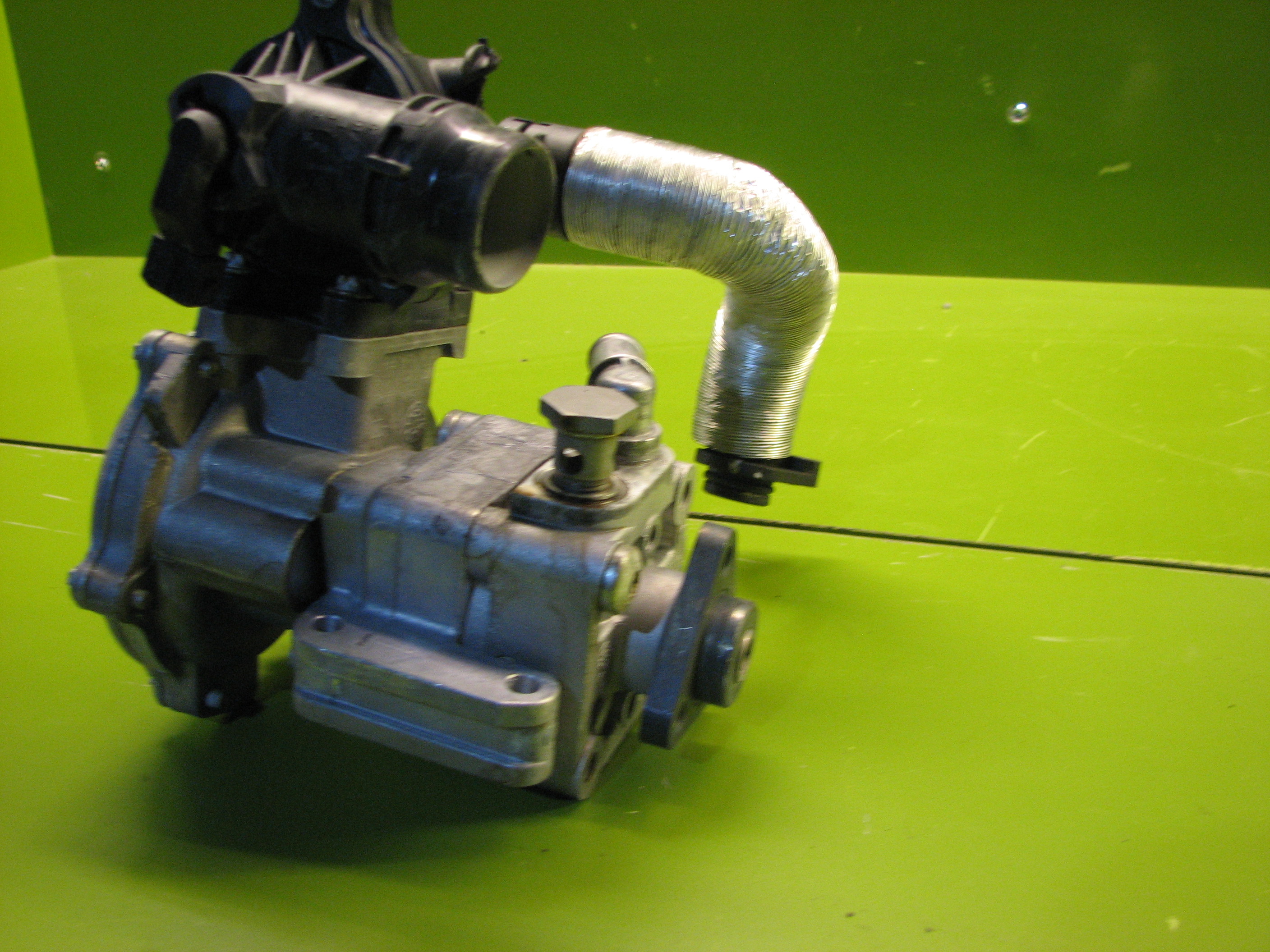 پمپ فرمان هیدرولیک BMW