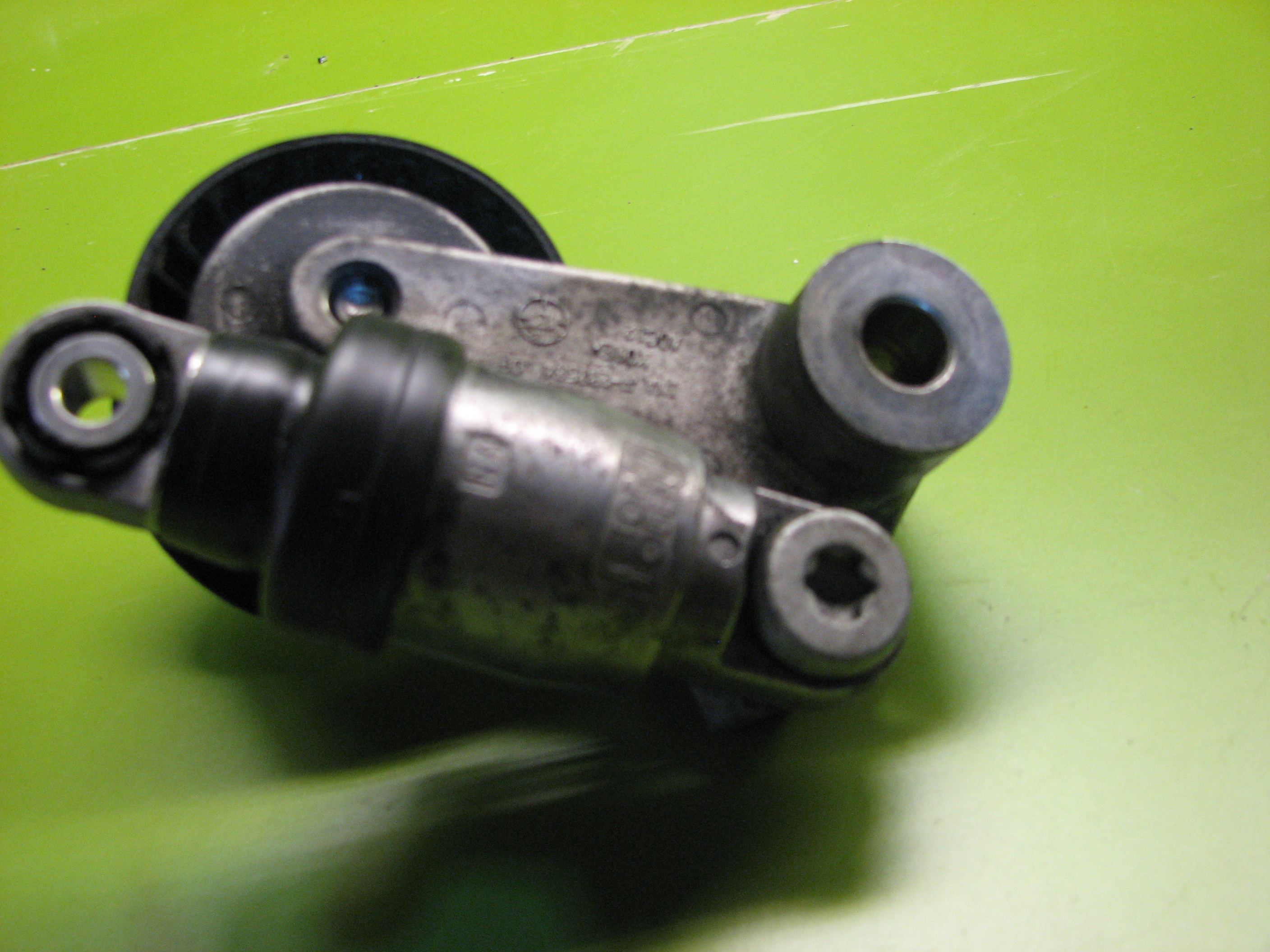 اهرم کشش دهنده تسمه تایم هیوندای- کیا