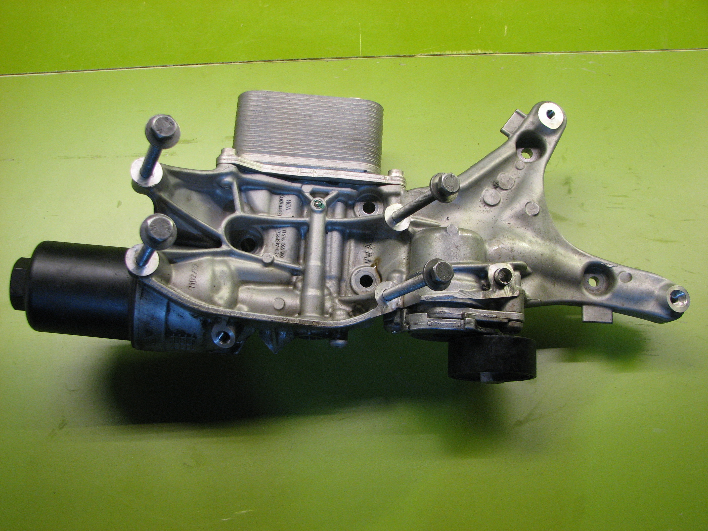 پایه فیلتر روغن فولکس واگن (آِئودی)