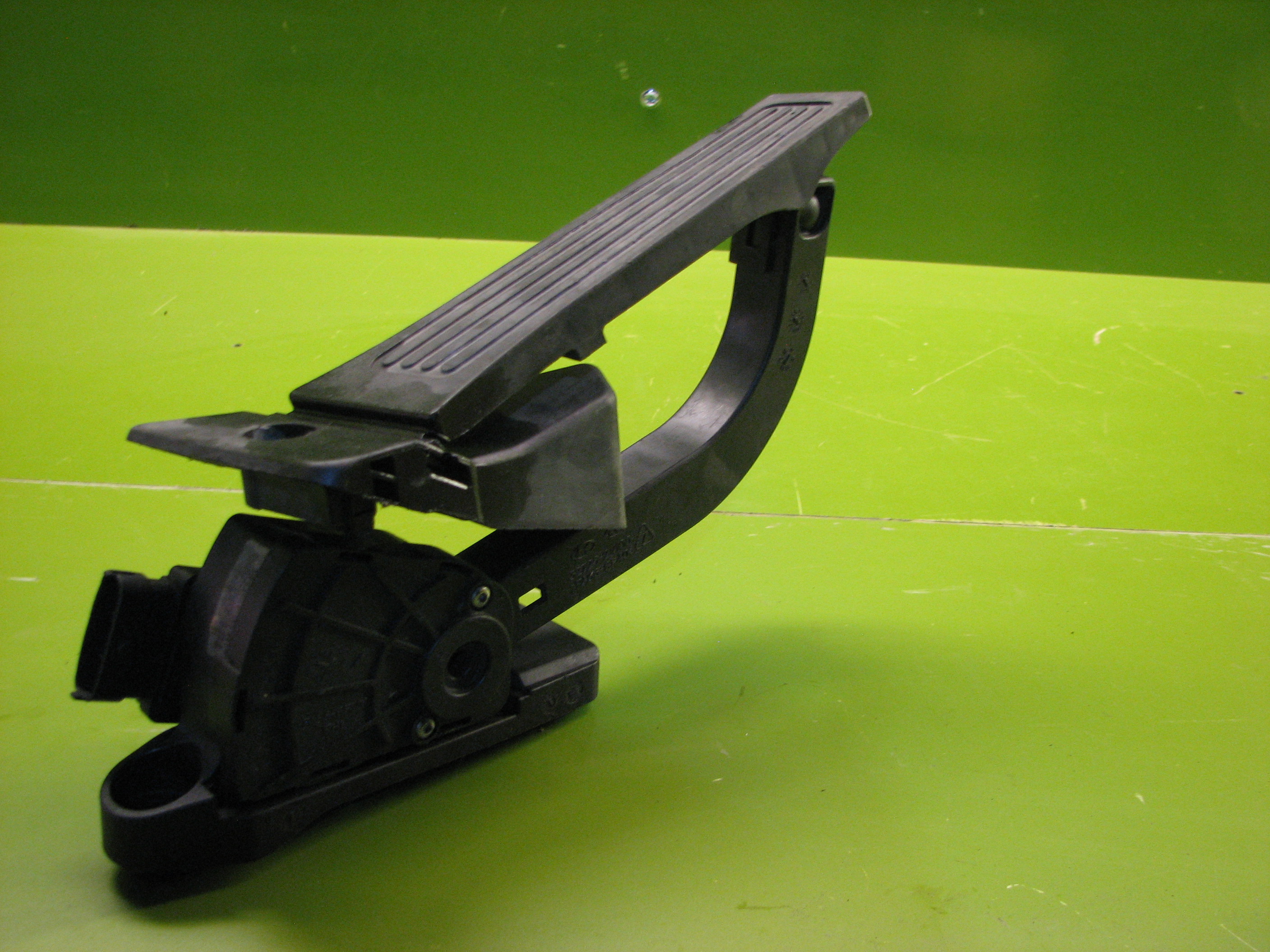 پدال گاز سانتافه