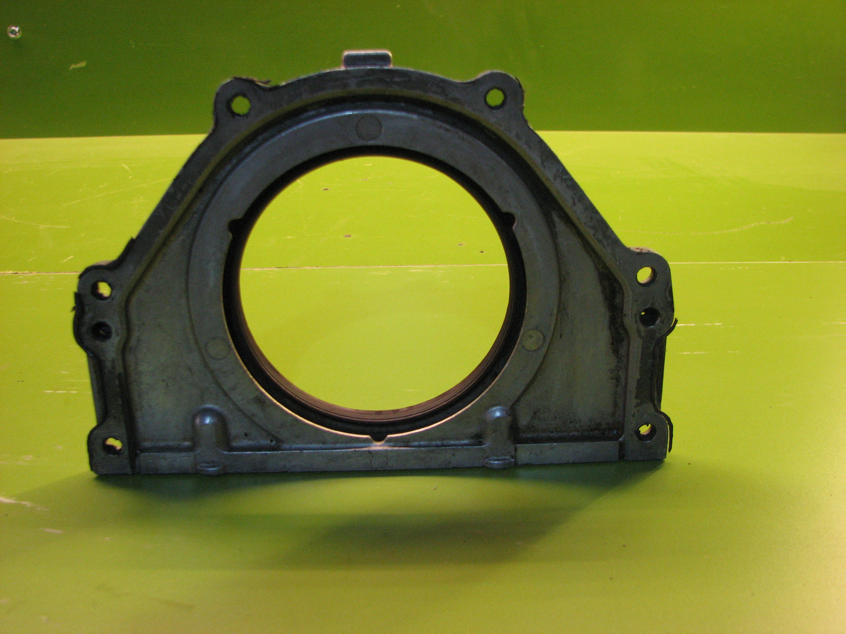 سینی جلو موتور جنسیس کوپه