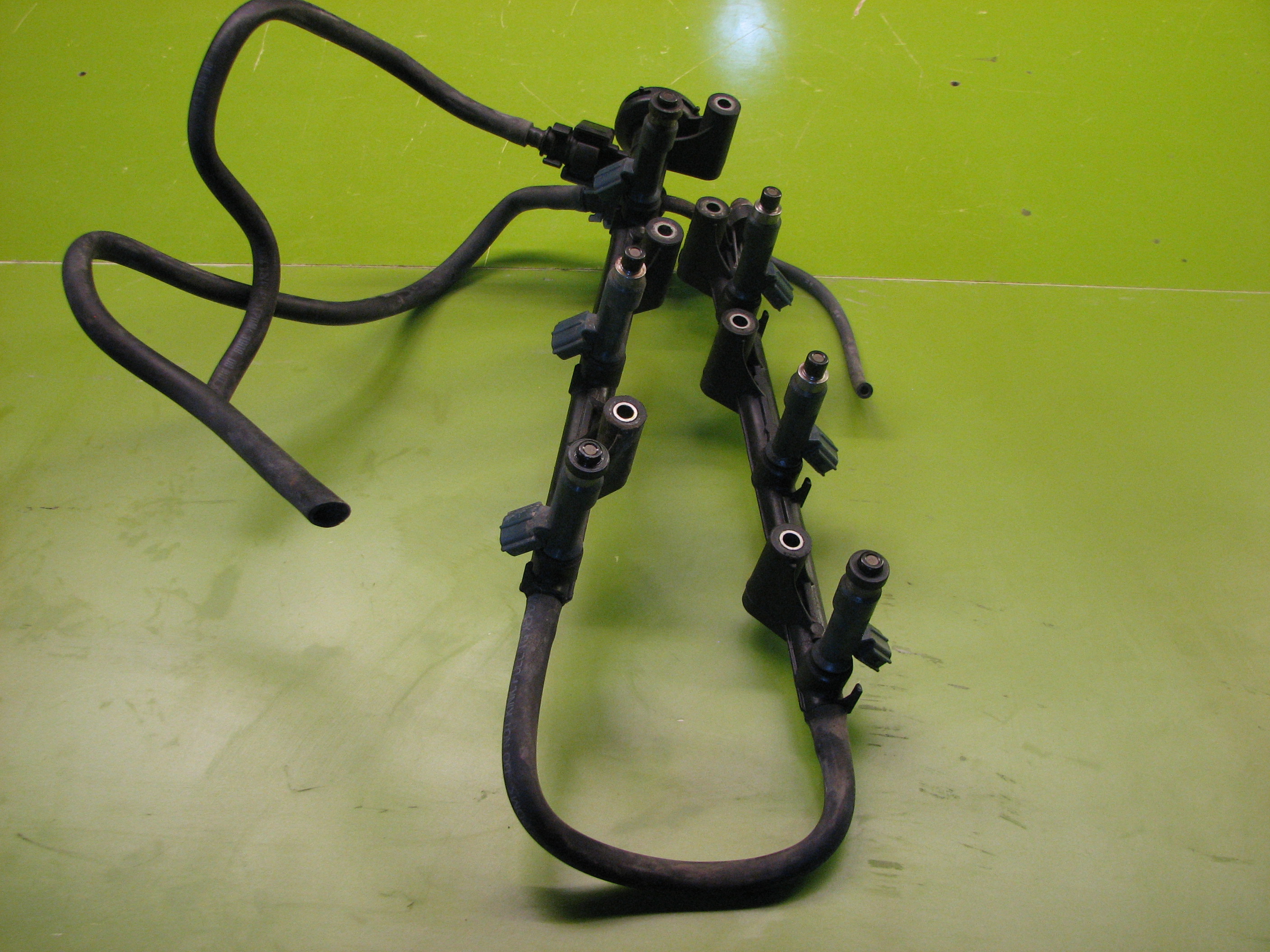 ریل سوخت و انژکتور 1GR