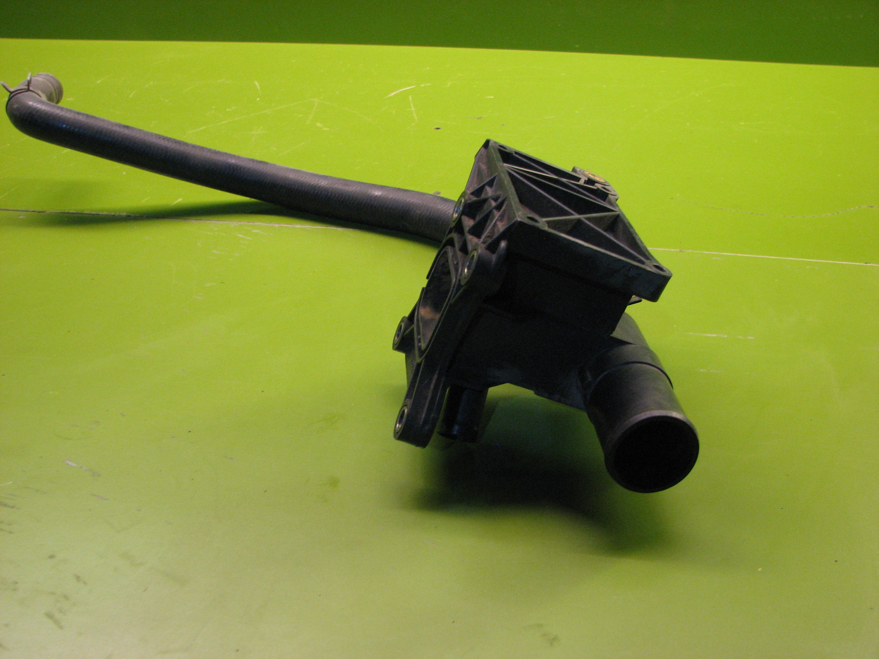 خروجی آب مزدا