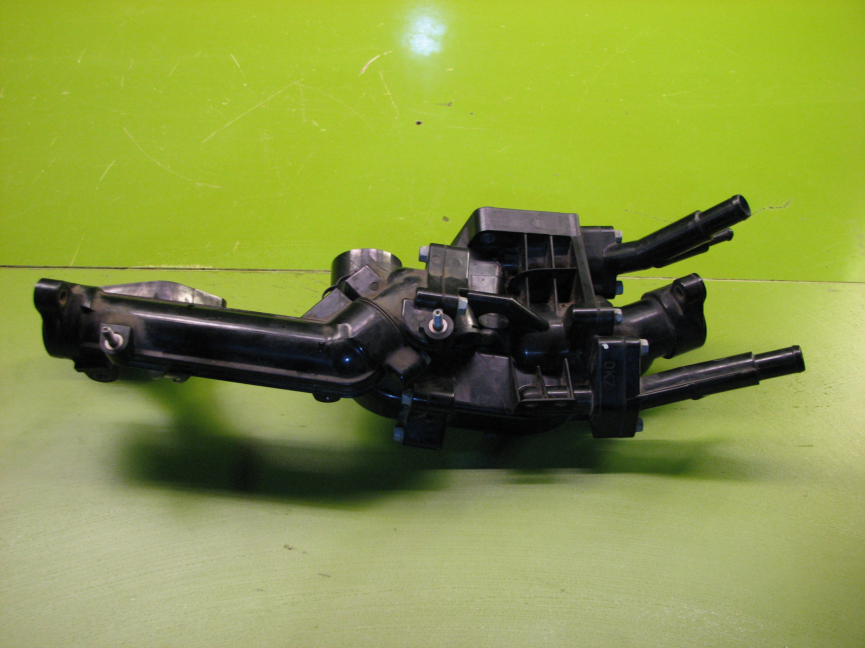 حوزینگ ترموستات  جنسیس سدان GDI