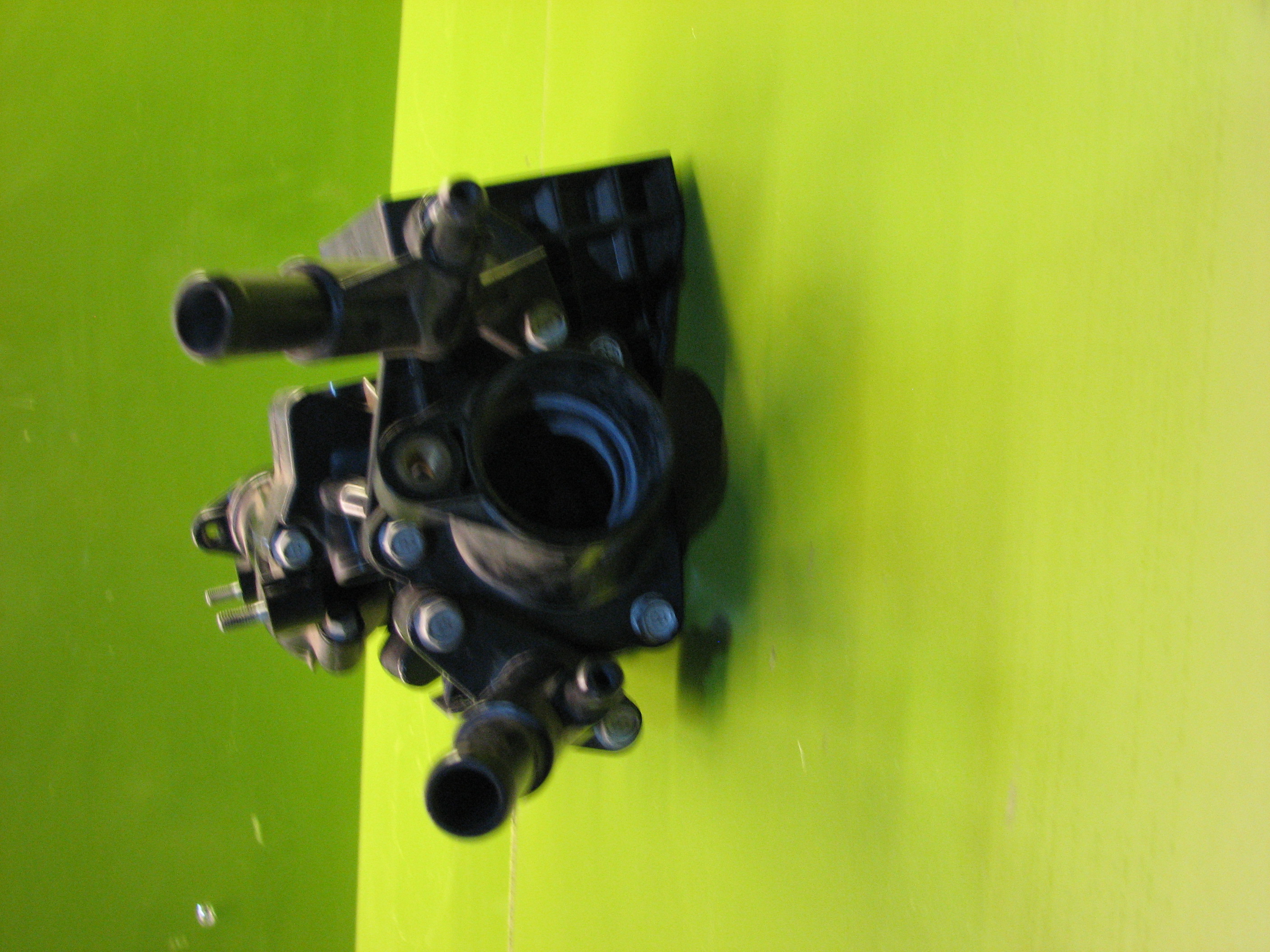 حوزینگ ترموستات  جنسیس سدان GDI