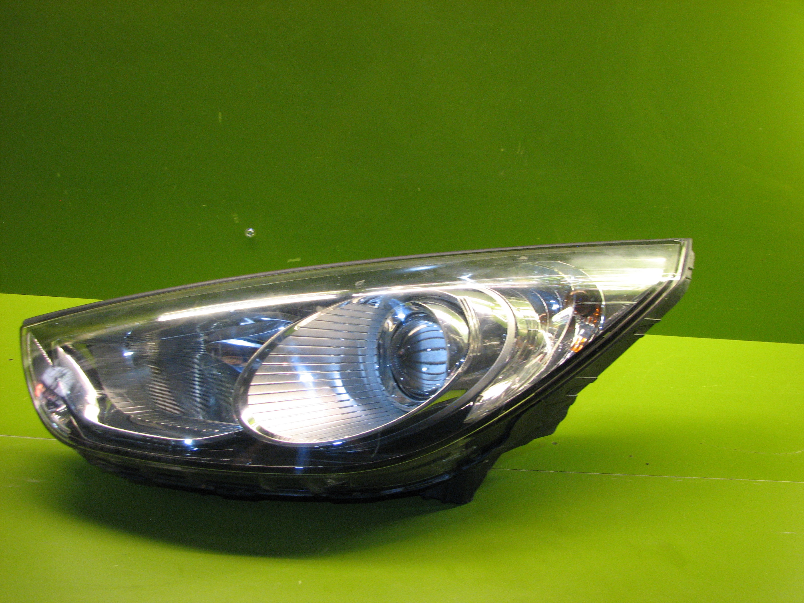 چراغ جلوی توسان