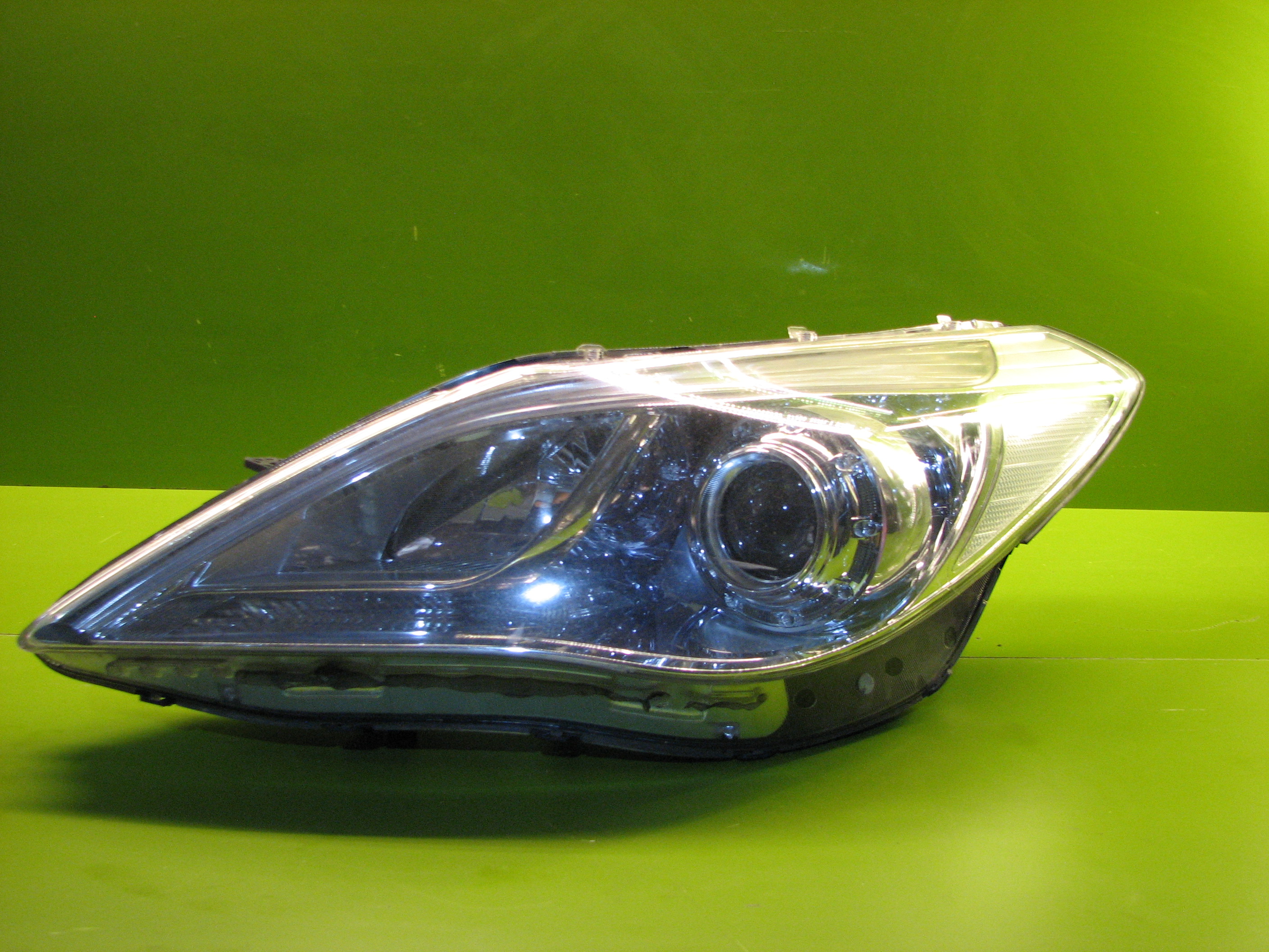 چراغ جلوی گرنجور 