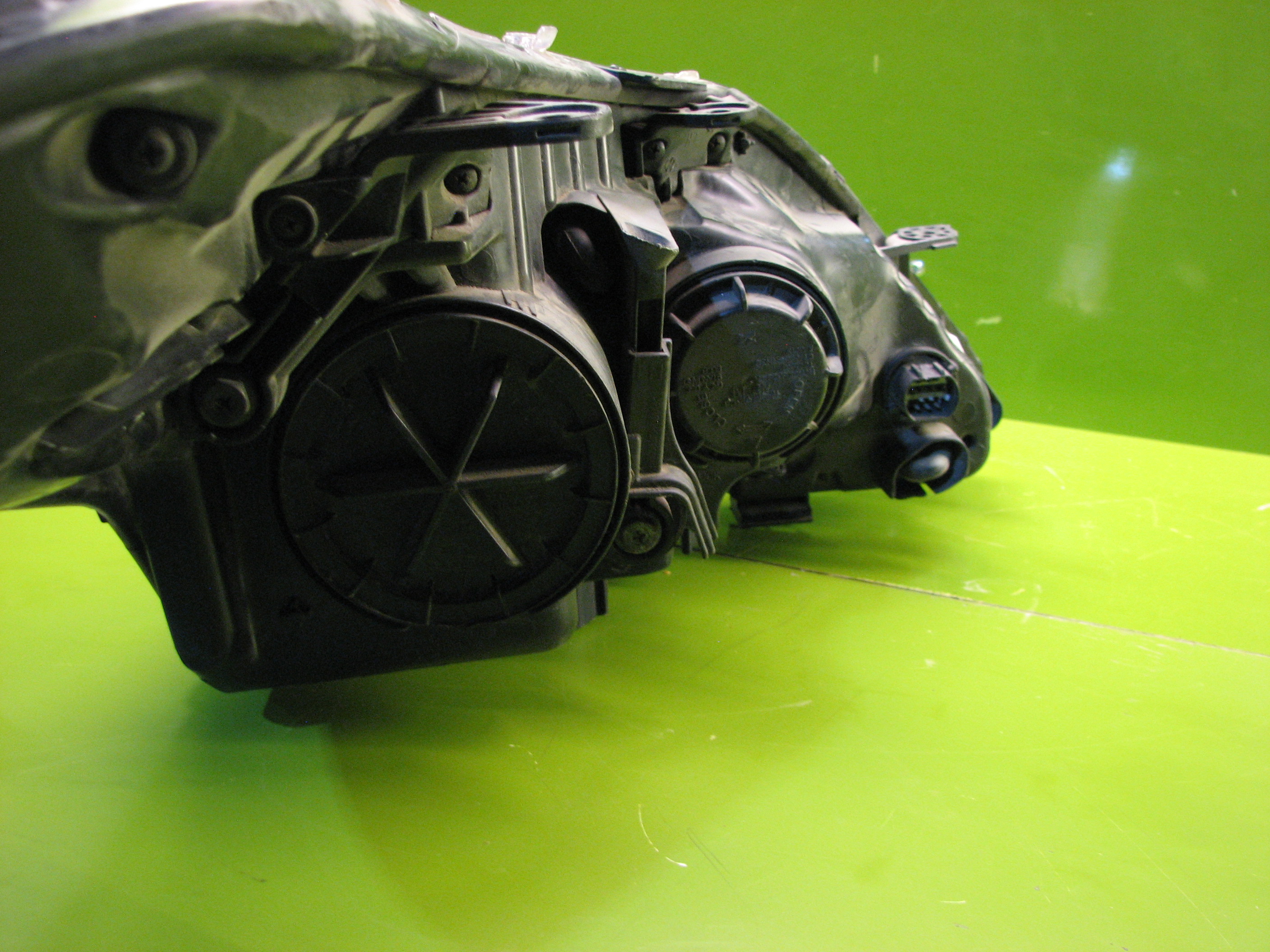 چراغ جلوی گرنجور 