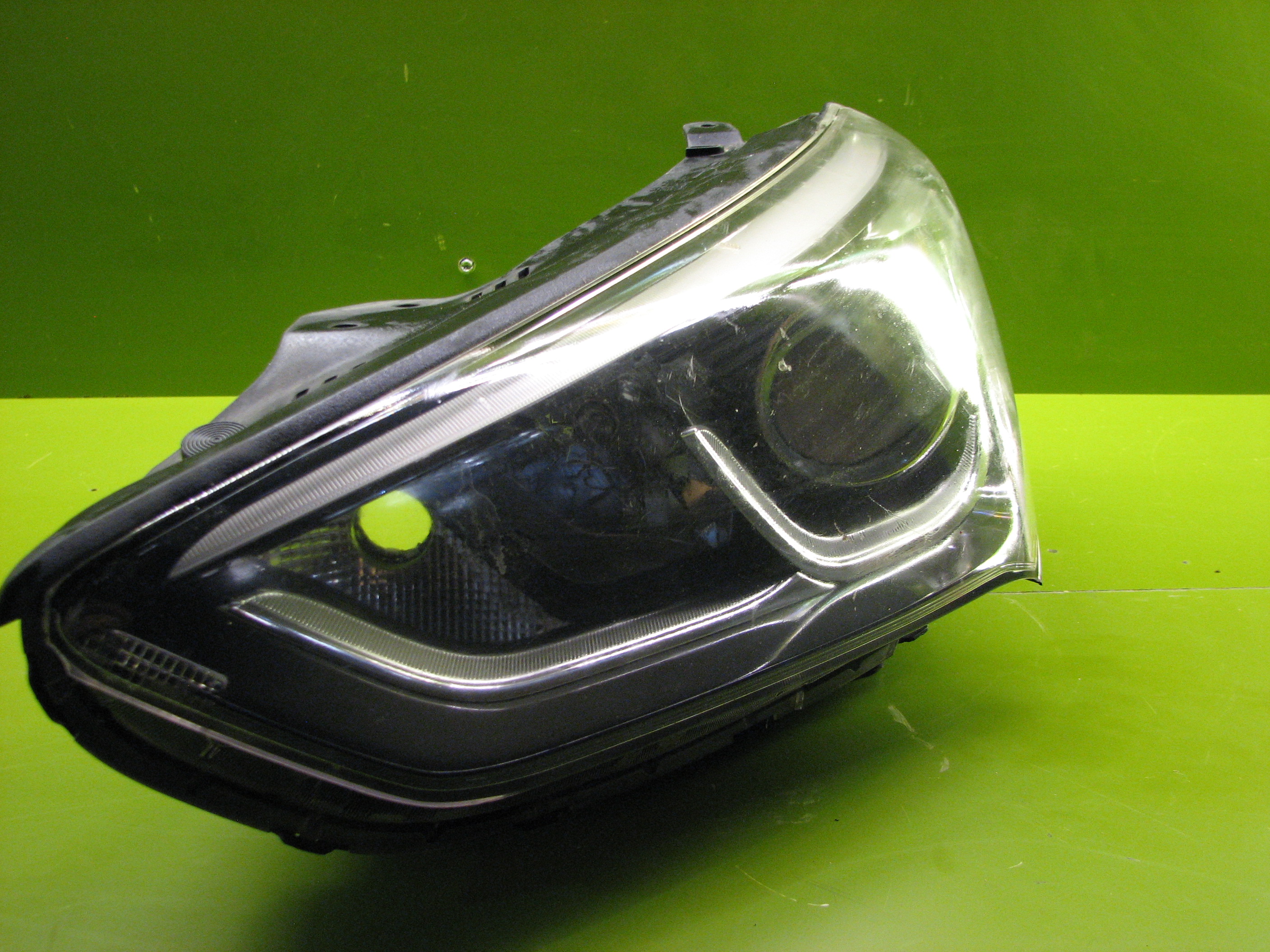 چراغ جلوی چپ سانتافه