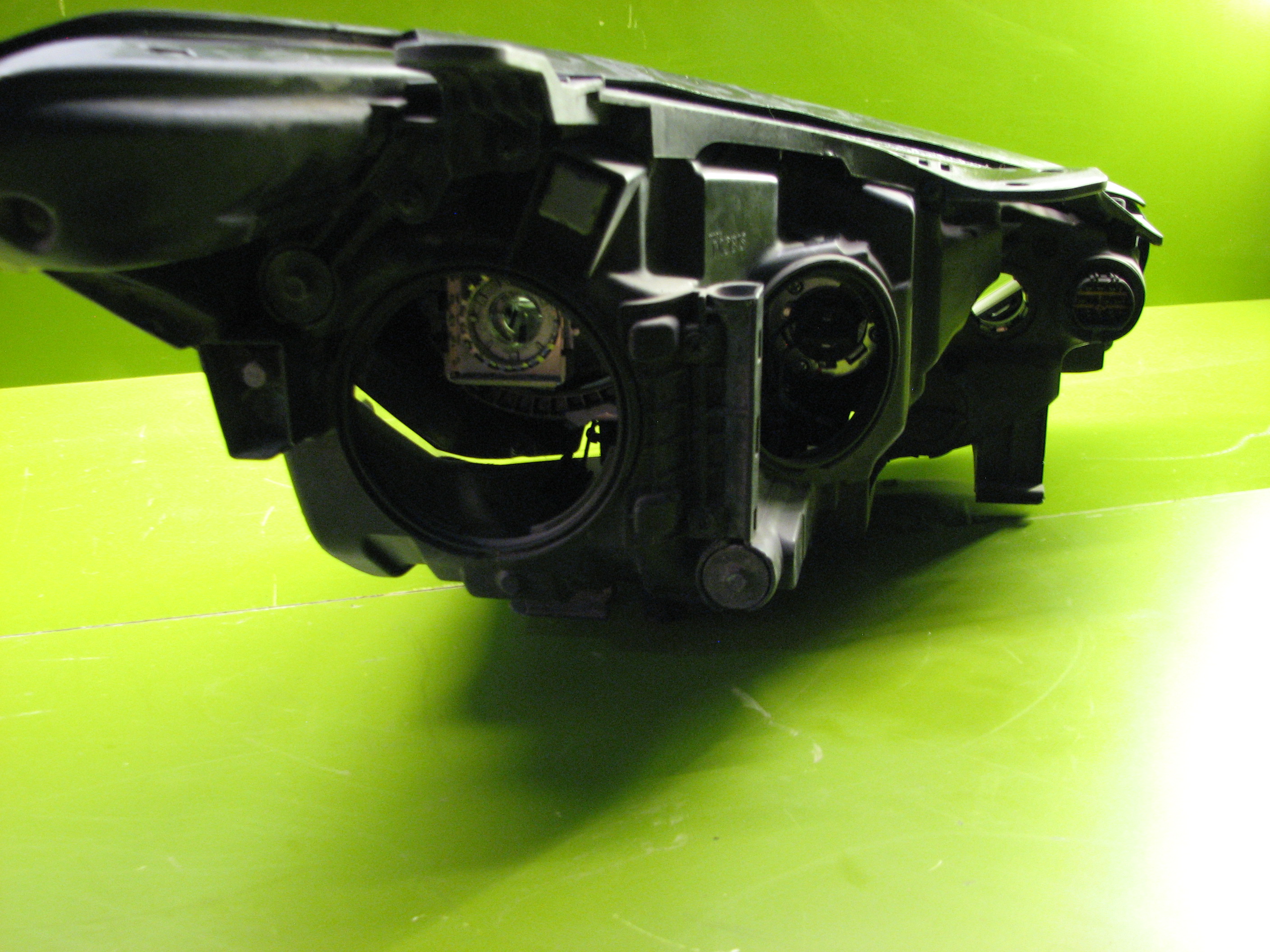 چراغ جلوی چپ سانتافه