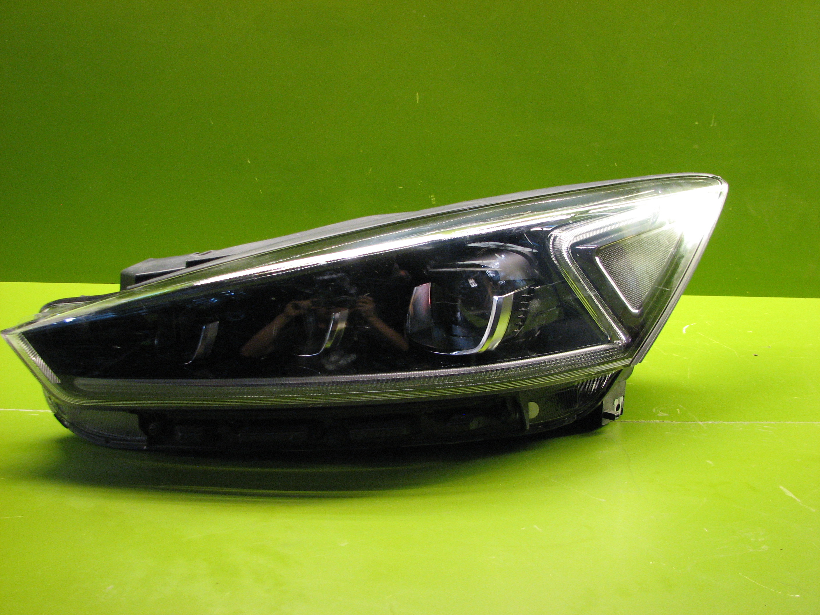 چراغ جلوی کادنزا