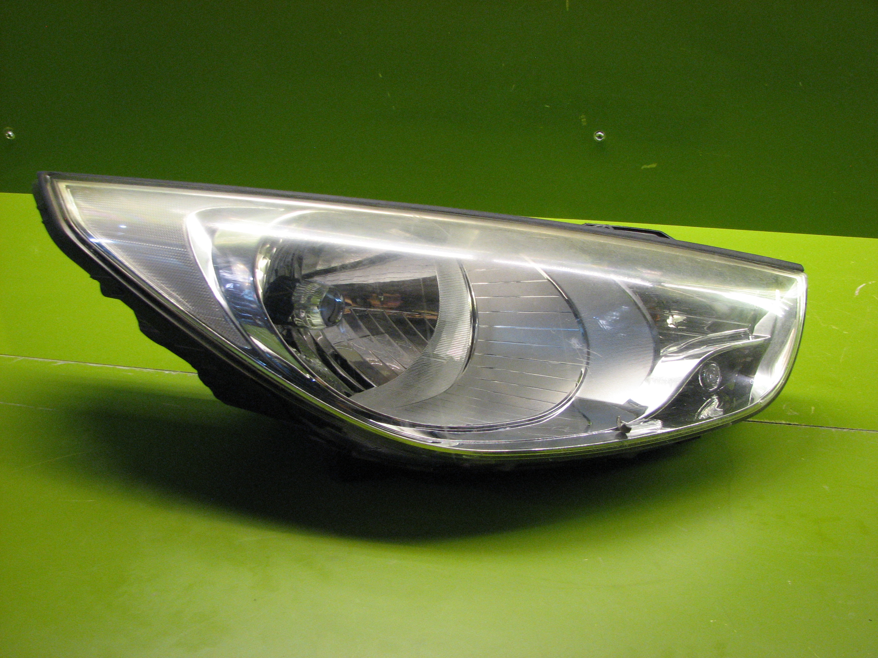 چراغ جلوی توسان(2)