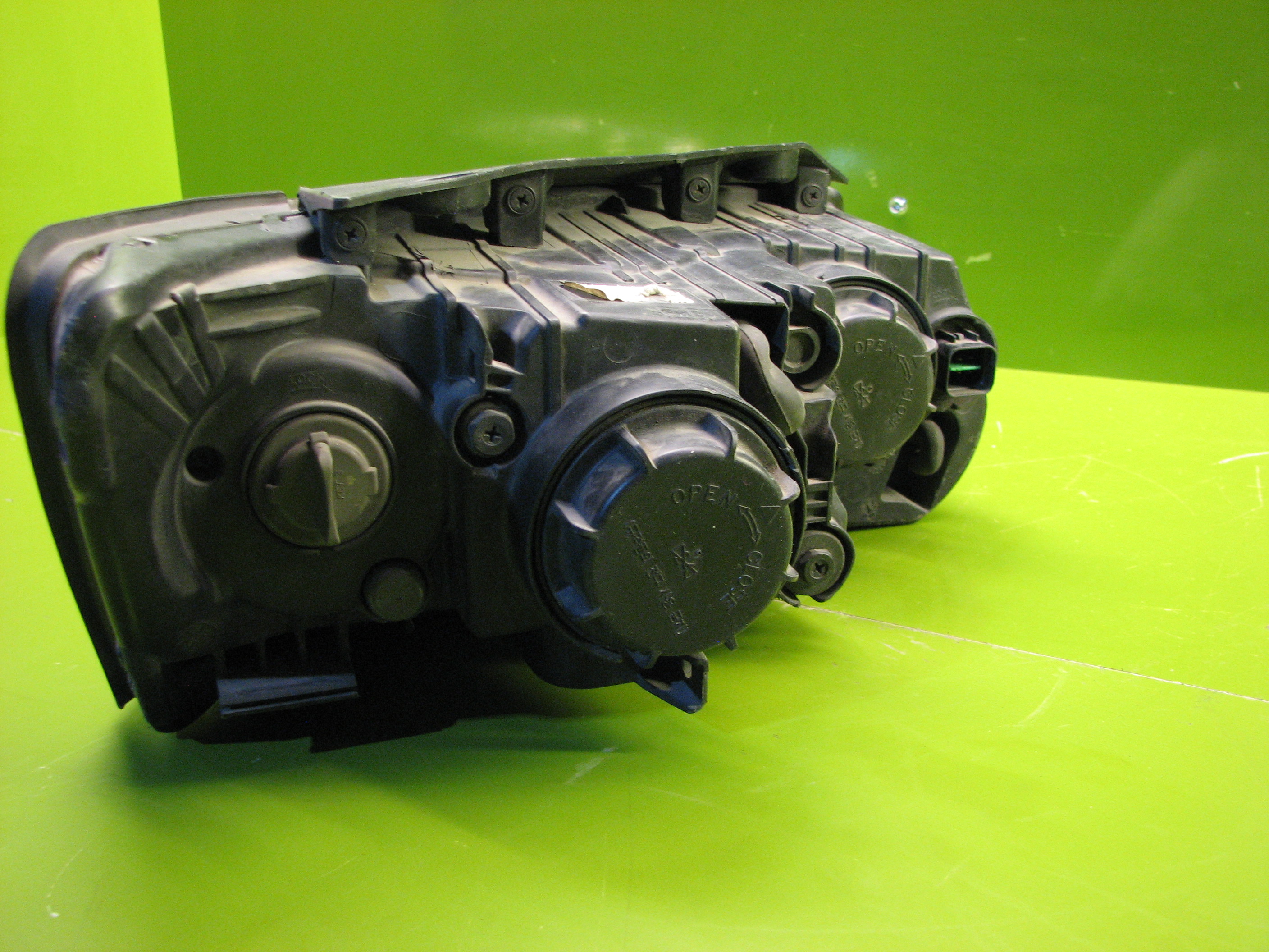 چراغ جلوی چپ سوناتا