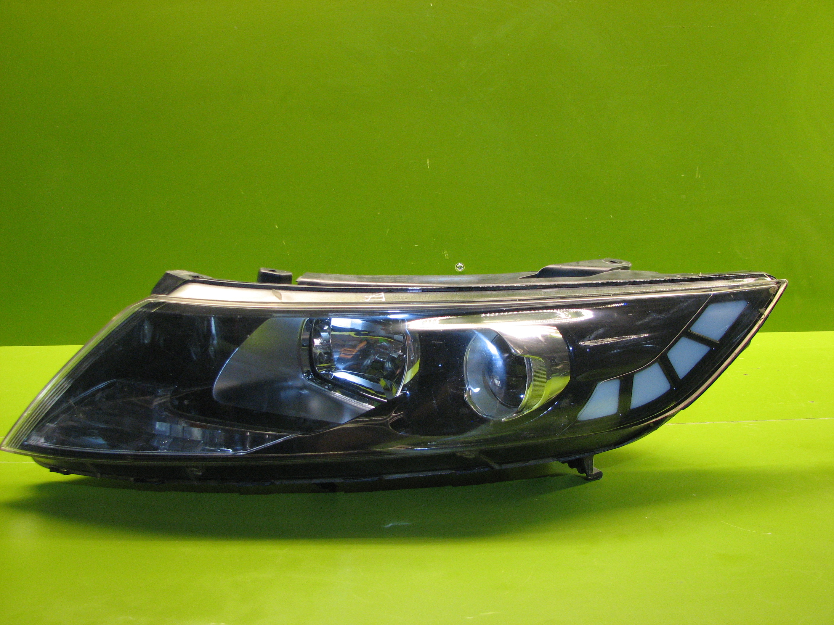 چراغ جلوی اپتیما 