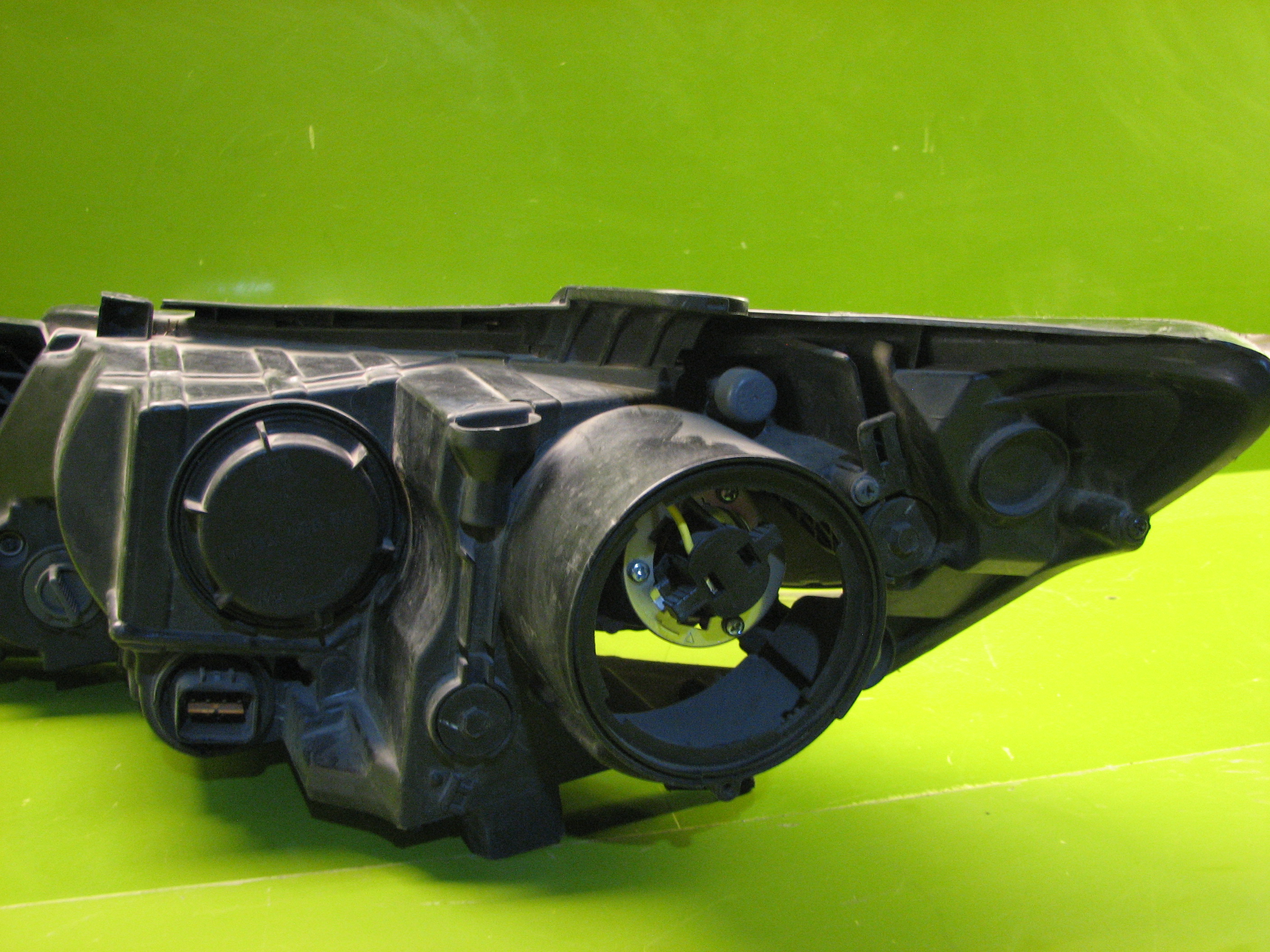 چراغ جلوی اپتیما (2)