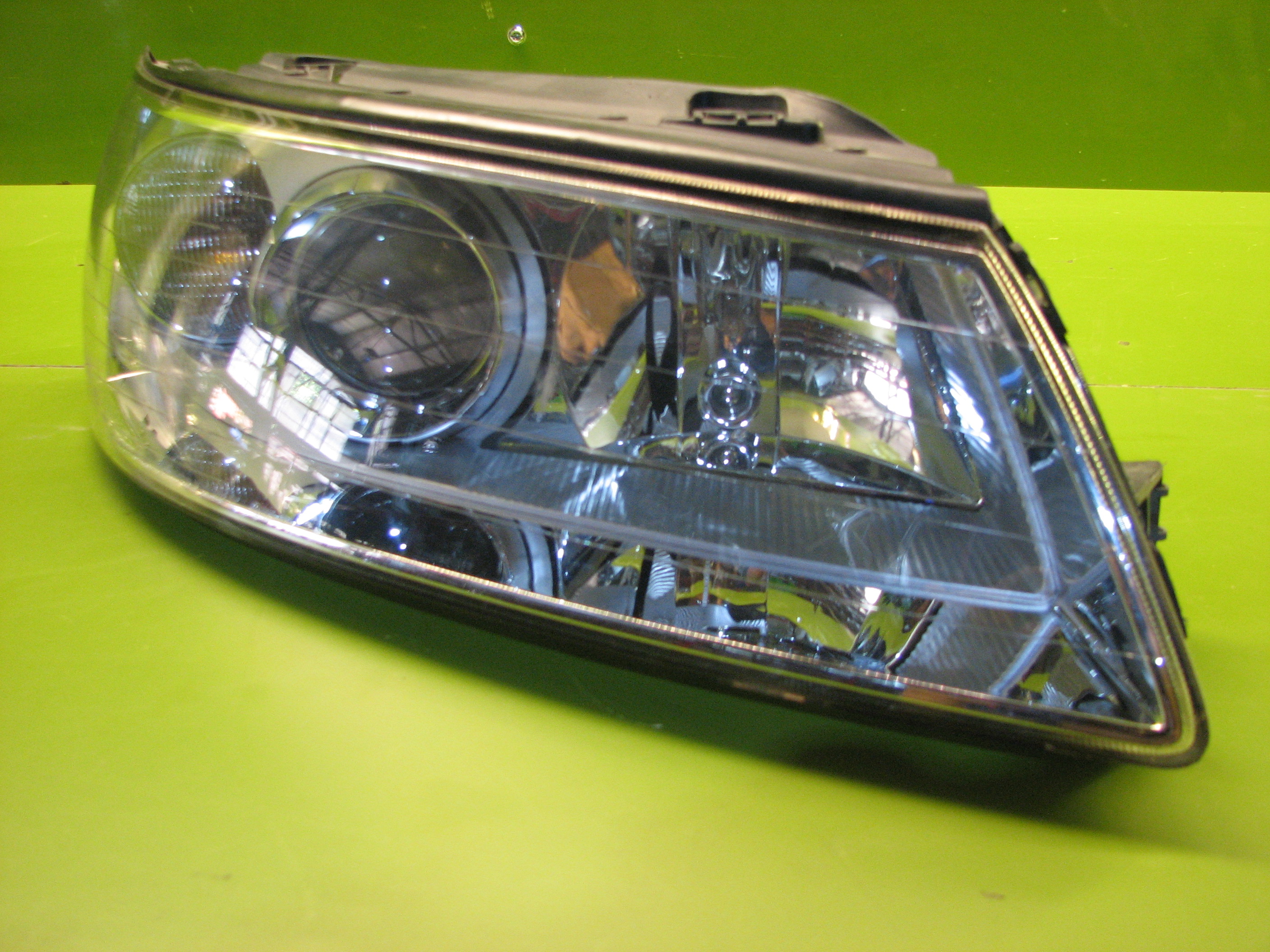 چراغ جلوی سوناتا (1)