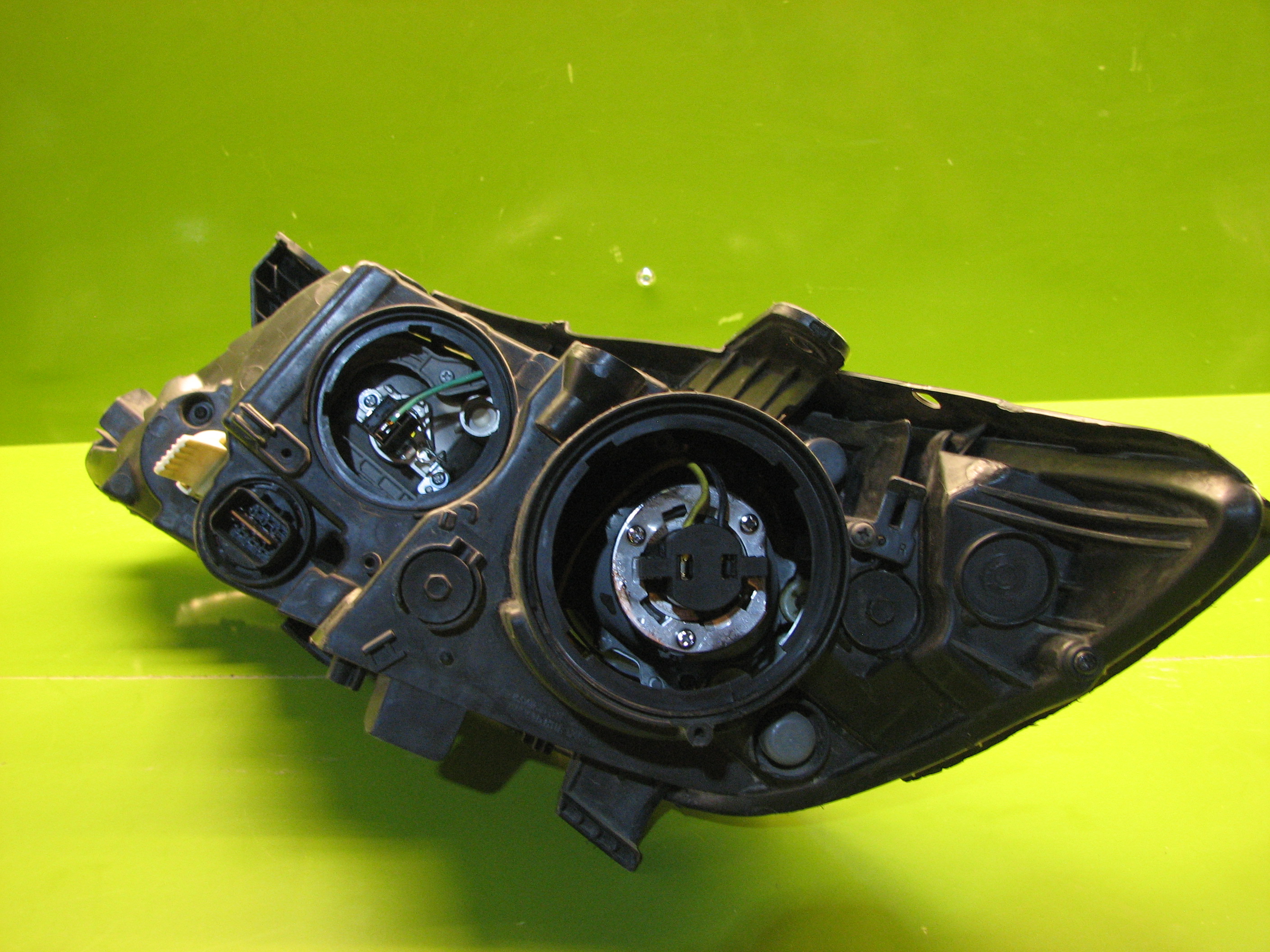 چراغ جلوی راست اپتیما 